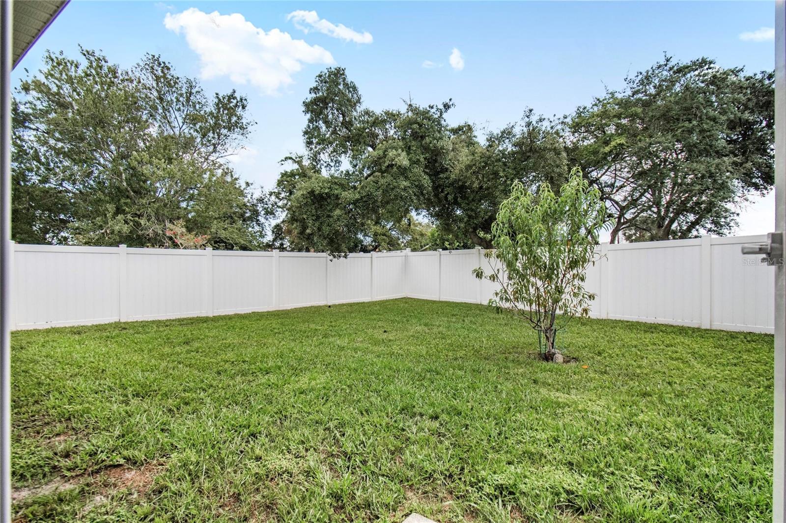 43 FOLSON LN