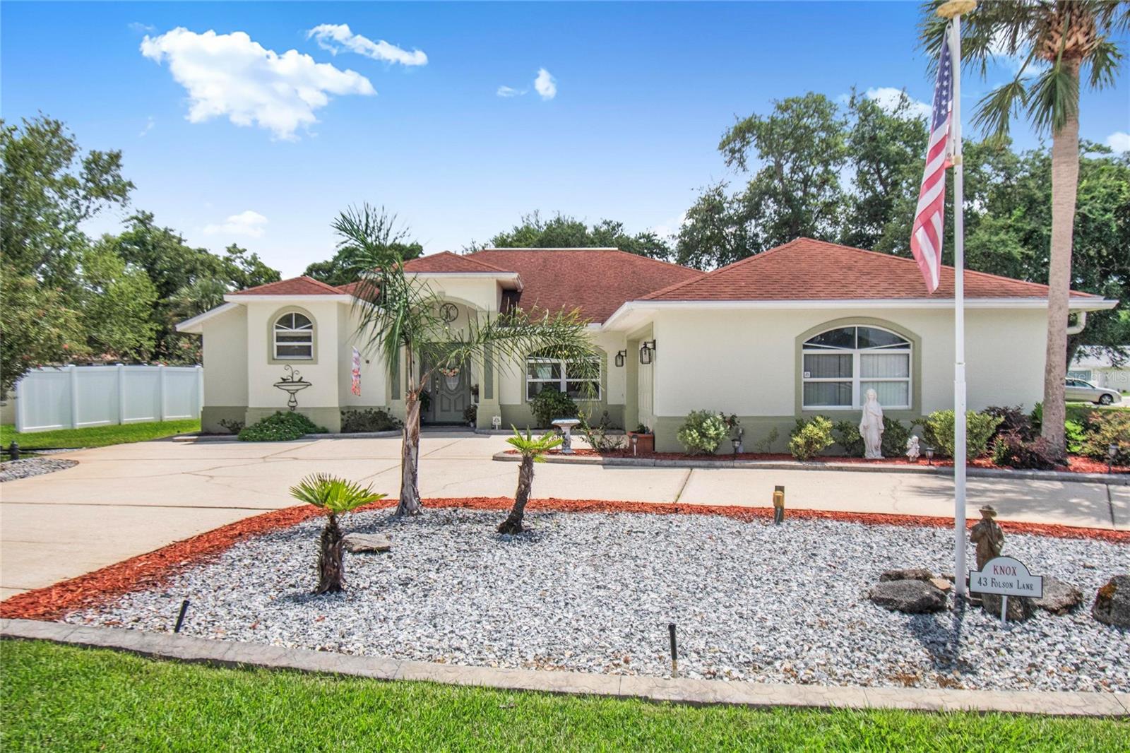 43 FOLSON LN
