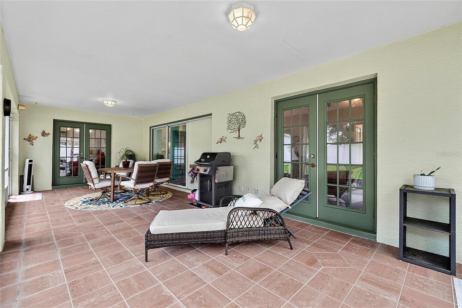 43 FOLSON LN