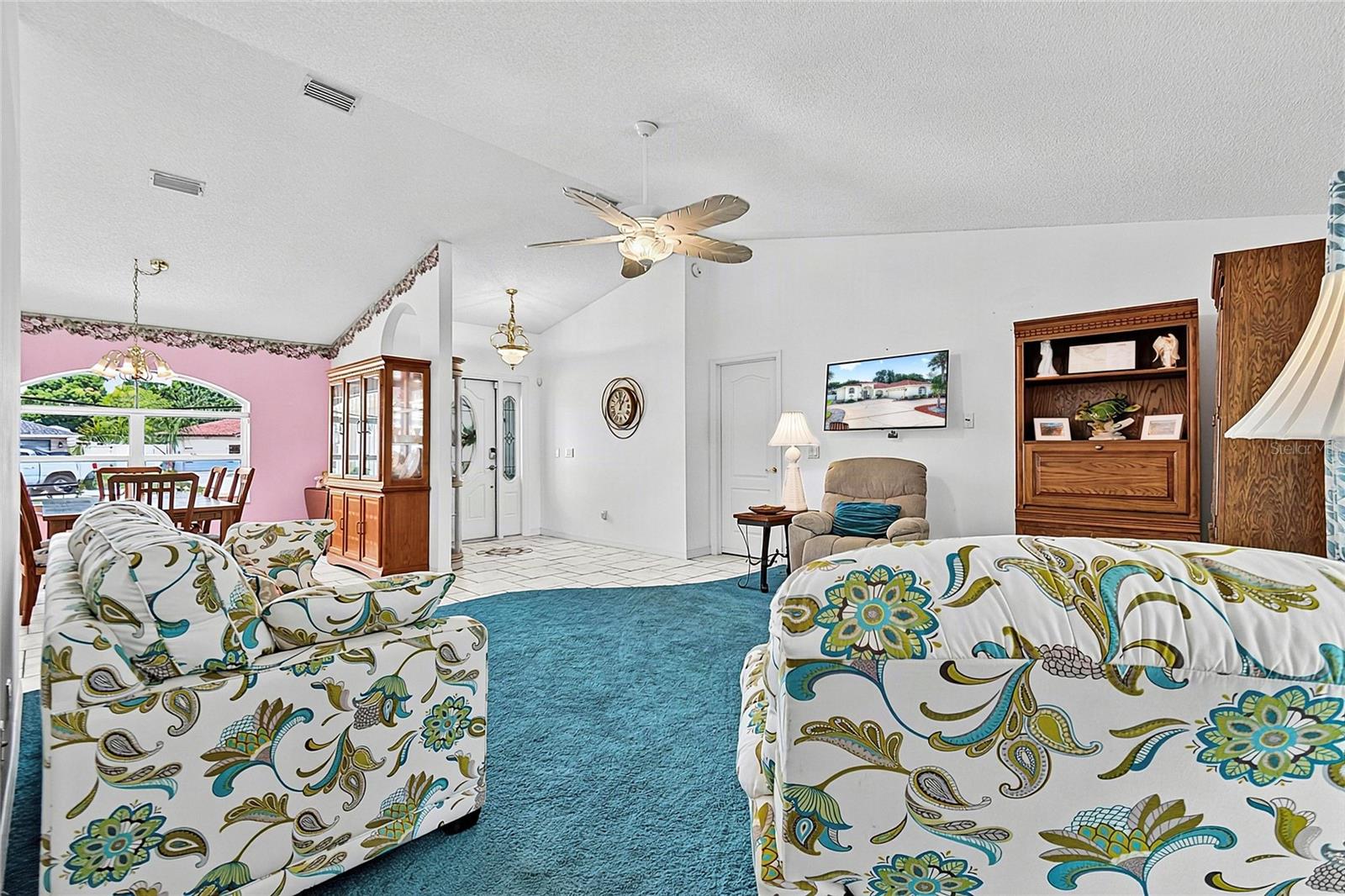 43 FOLSON LN