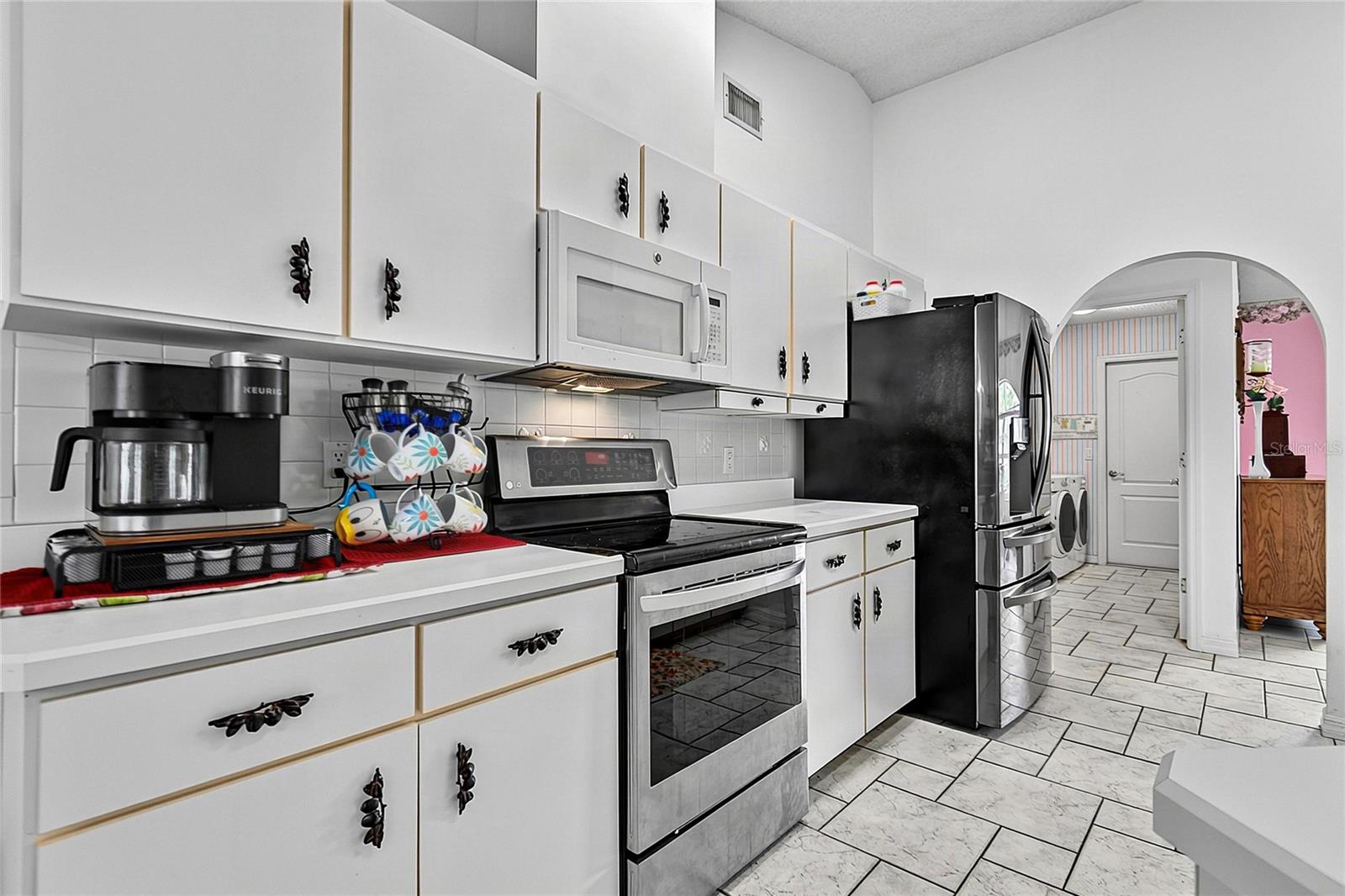 43 FOLSON LN