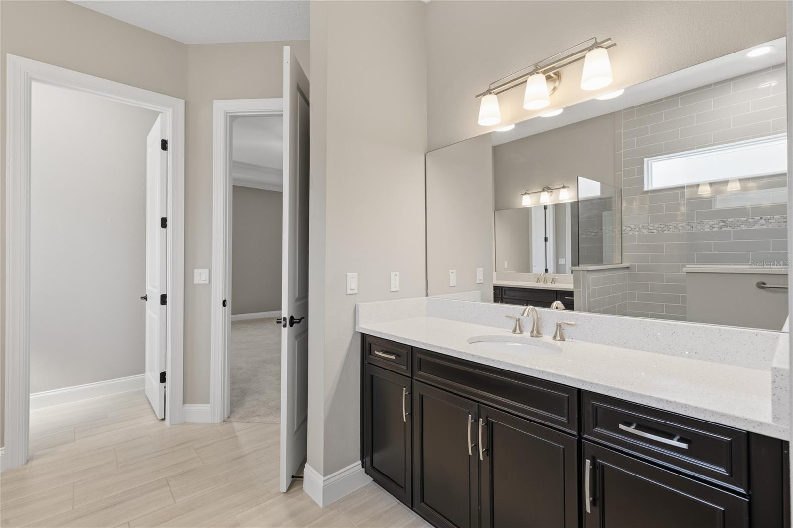 7 OASIS CIR