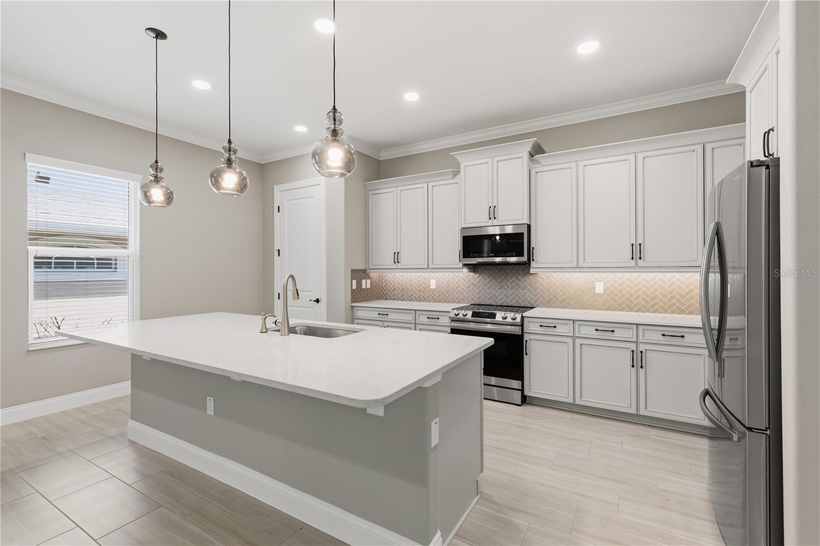 7 OASIS CIR