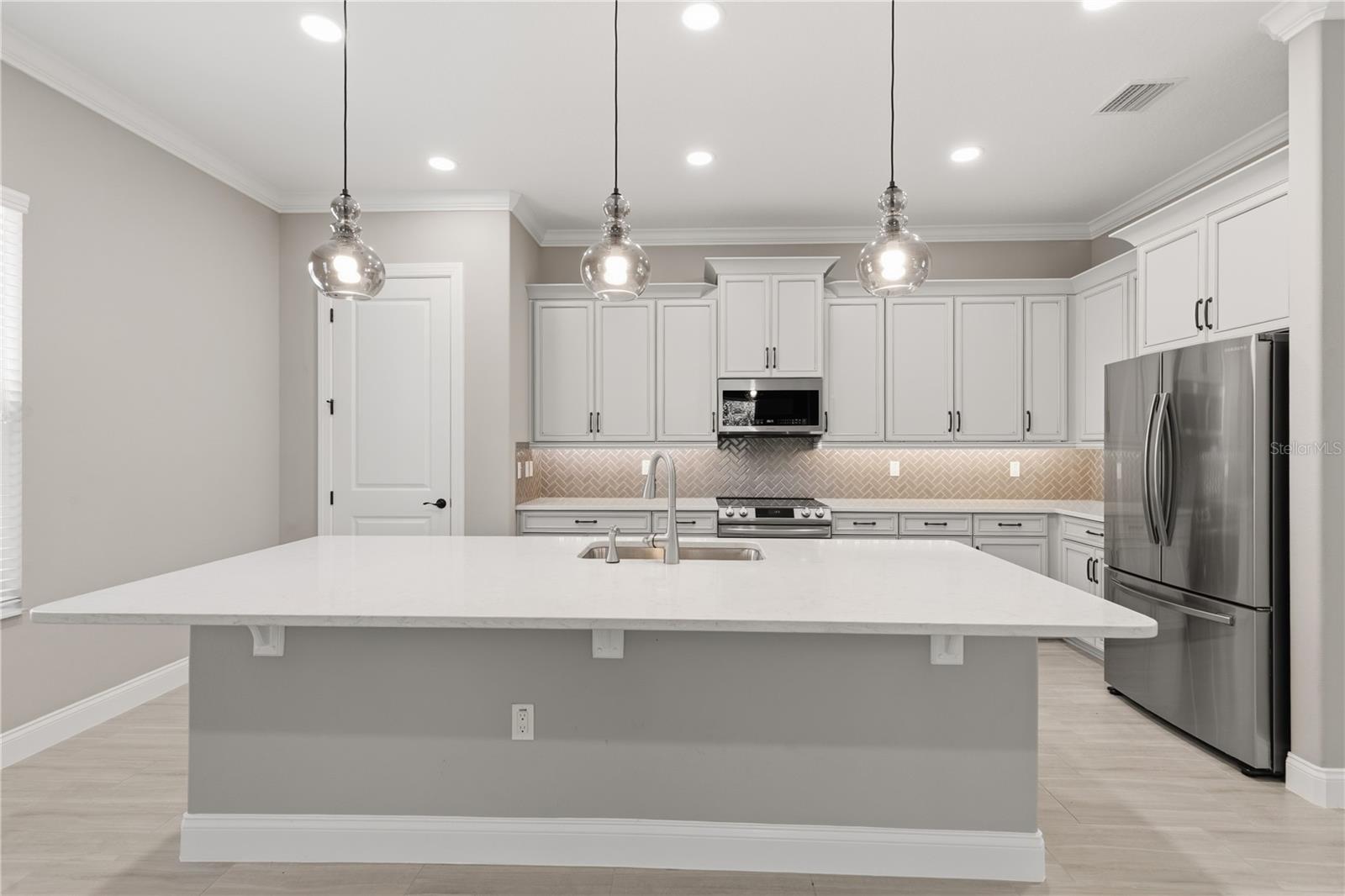 7 OASIS CIR