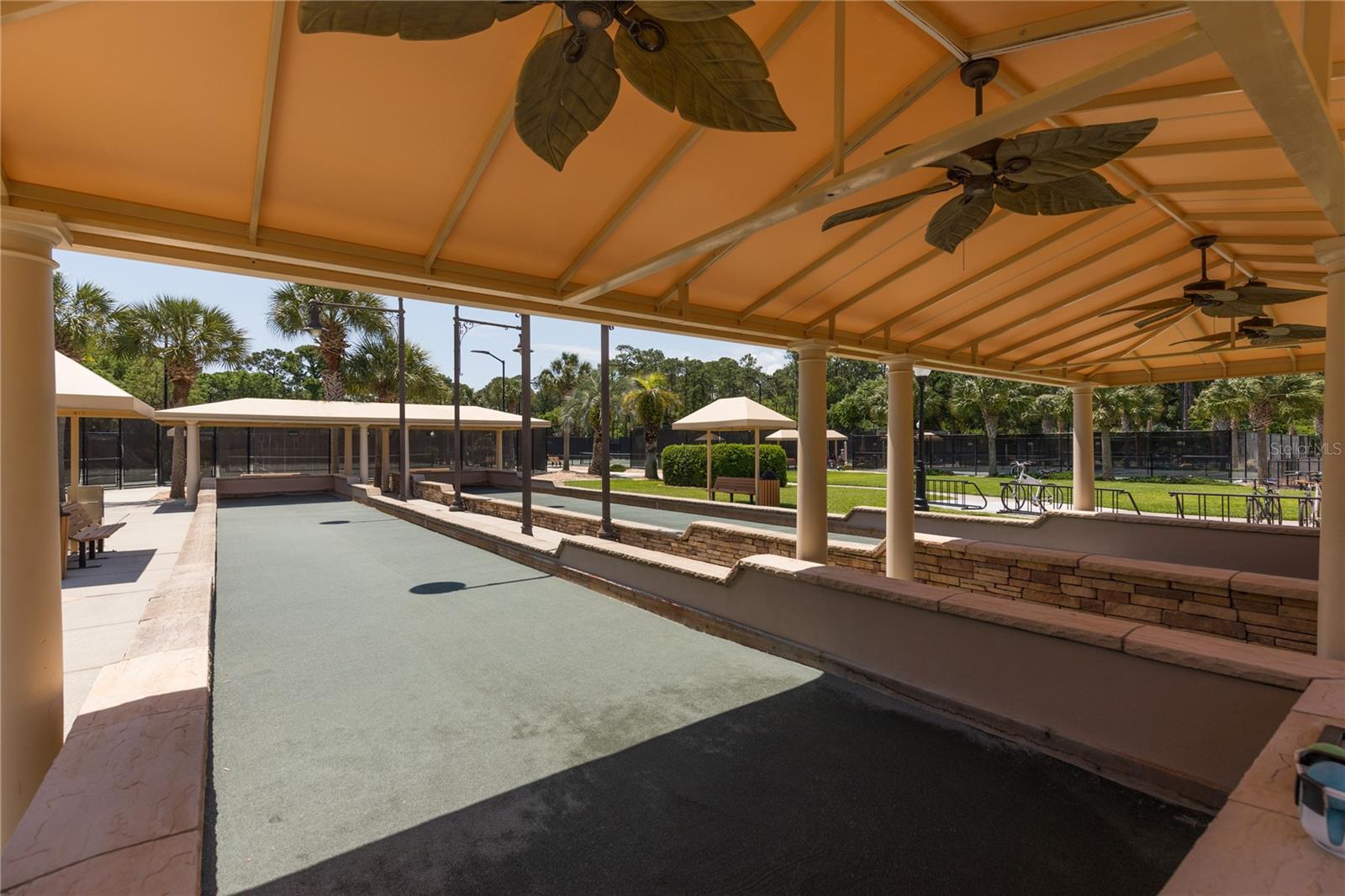 7 OASIS CIR