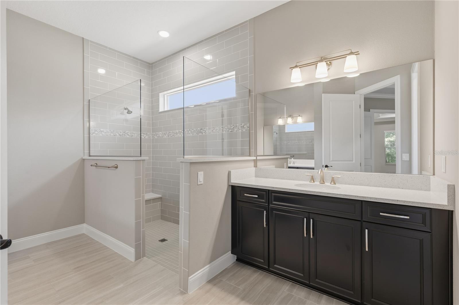 7 OASIS CIR