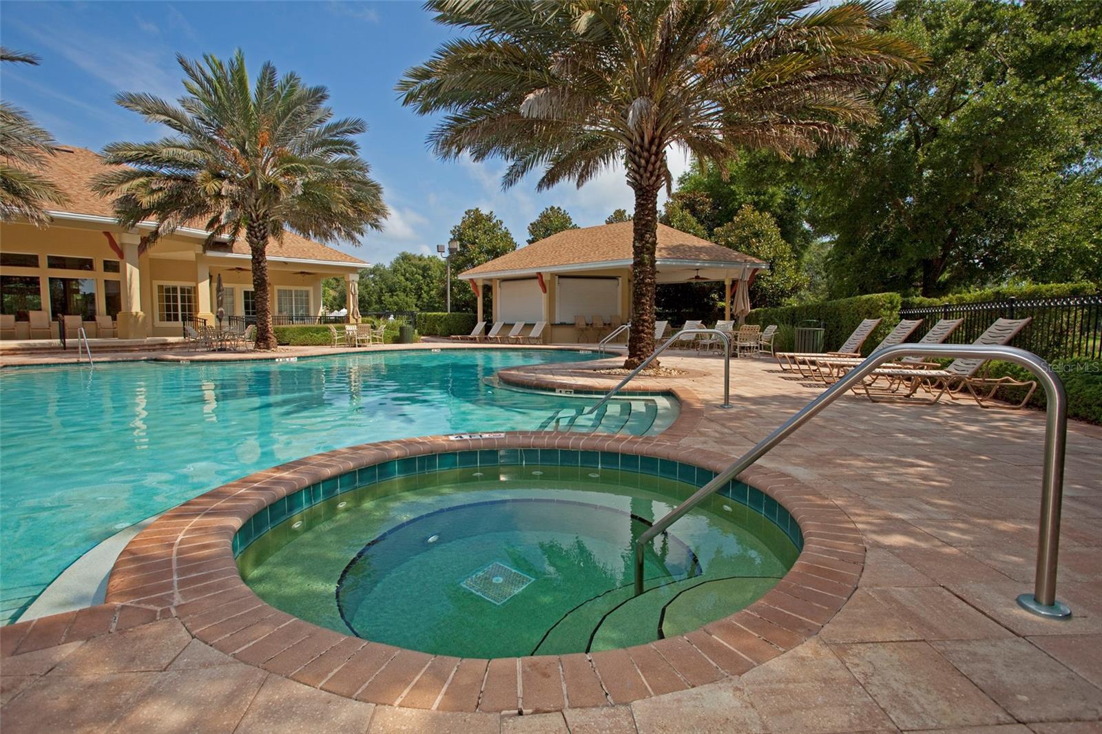 7 OASIS CIR
