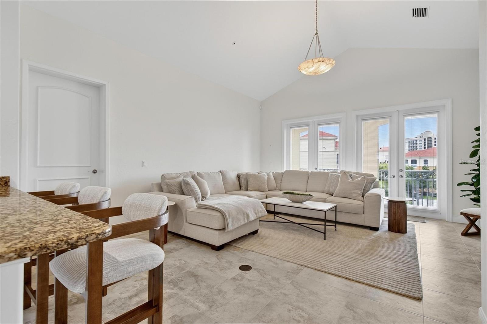 140 AVENUE DE LA MER #1703