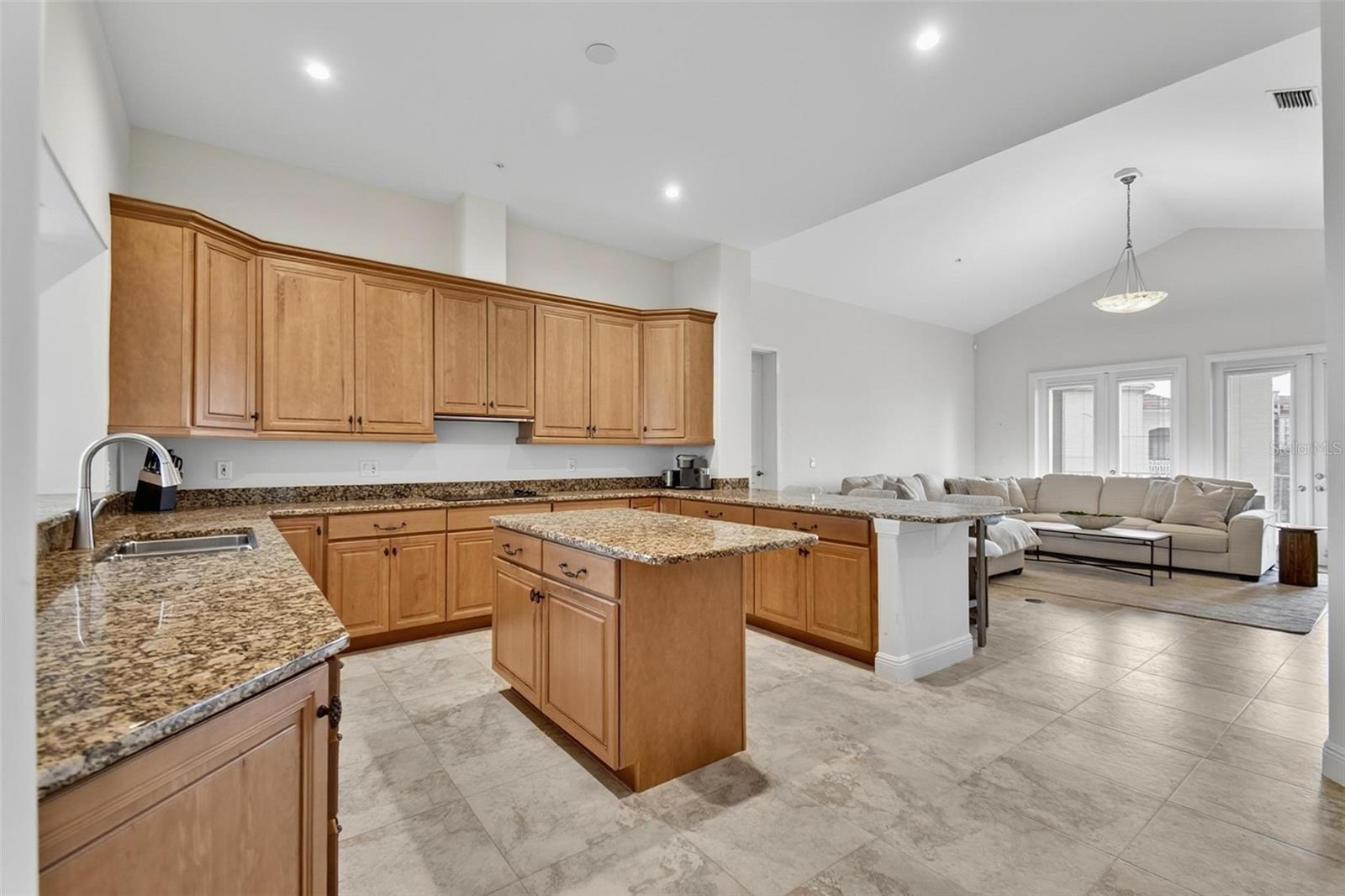 140 AVENUE DE LA MER #1703