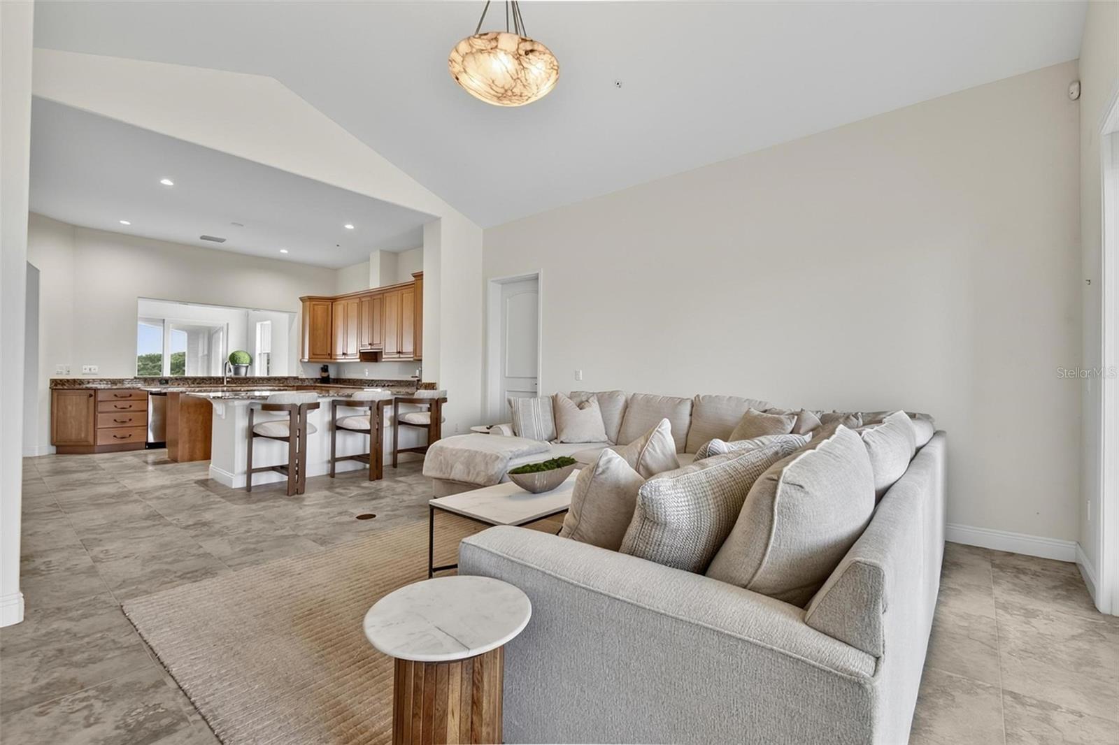 140 AVENUE DE LA MER #1703
