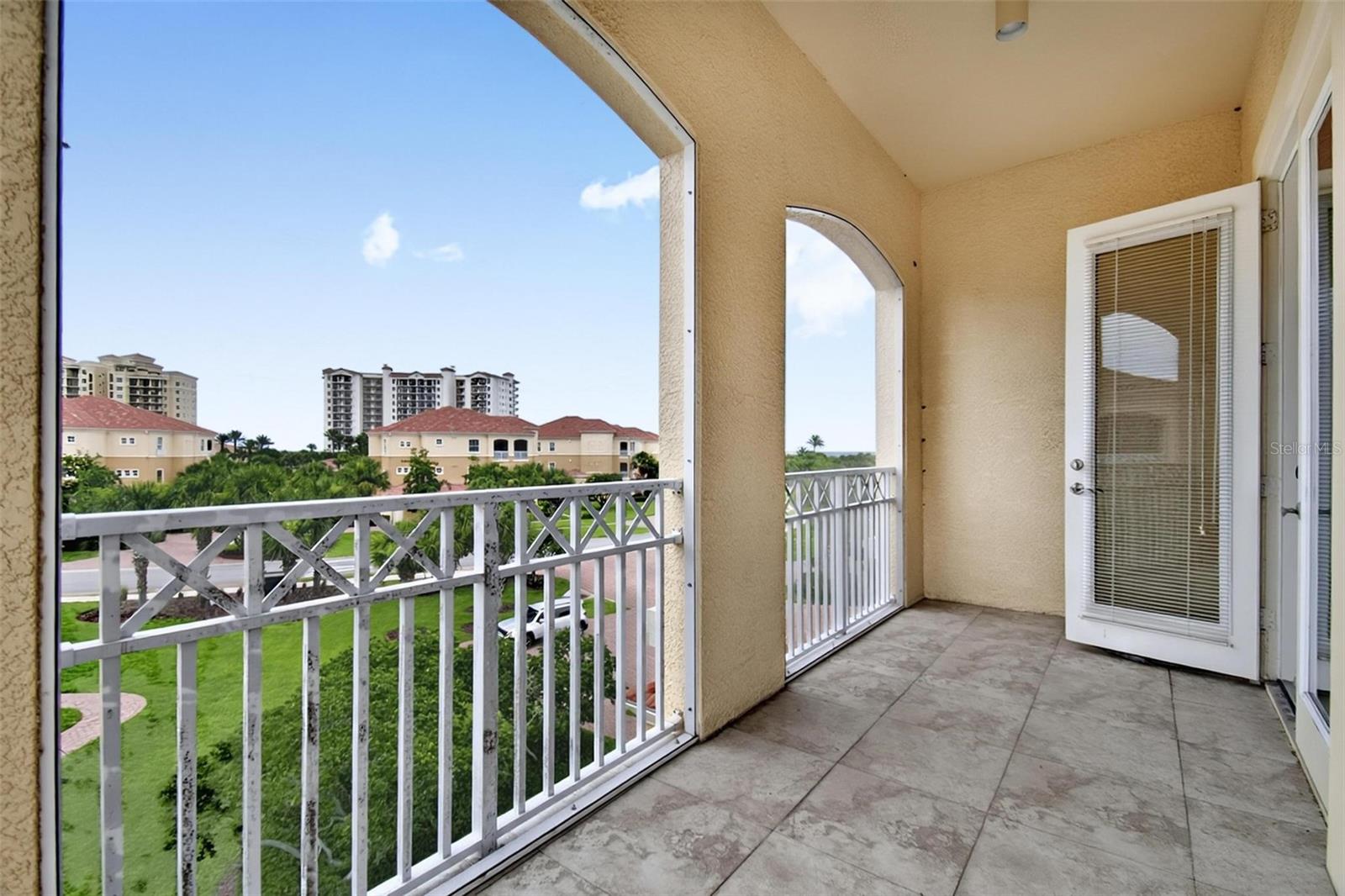 140 AVENUE DE LA MER #1703