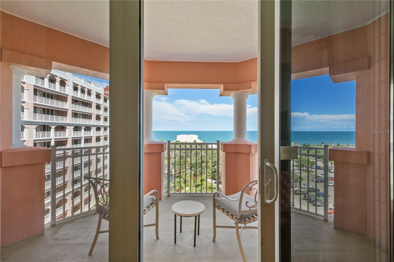 200 OCEAN CREST DR #724