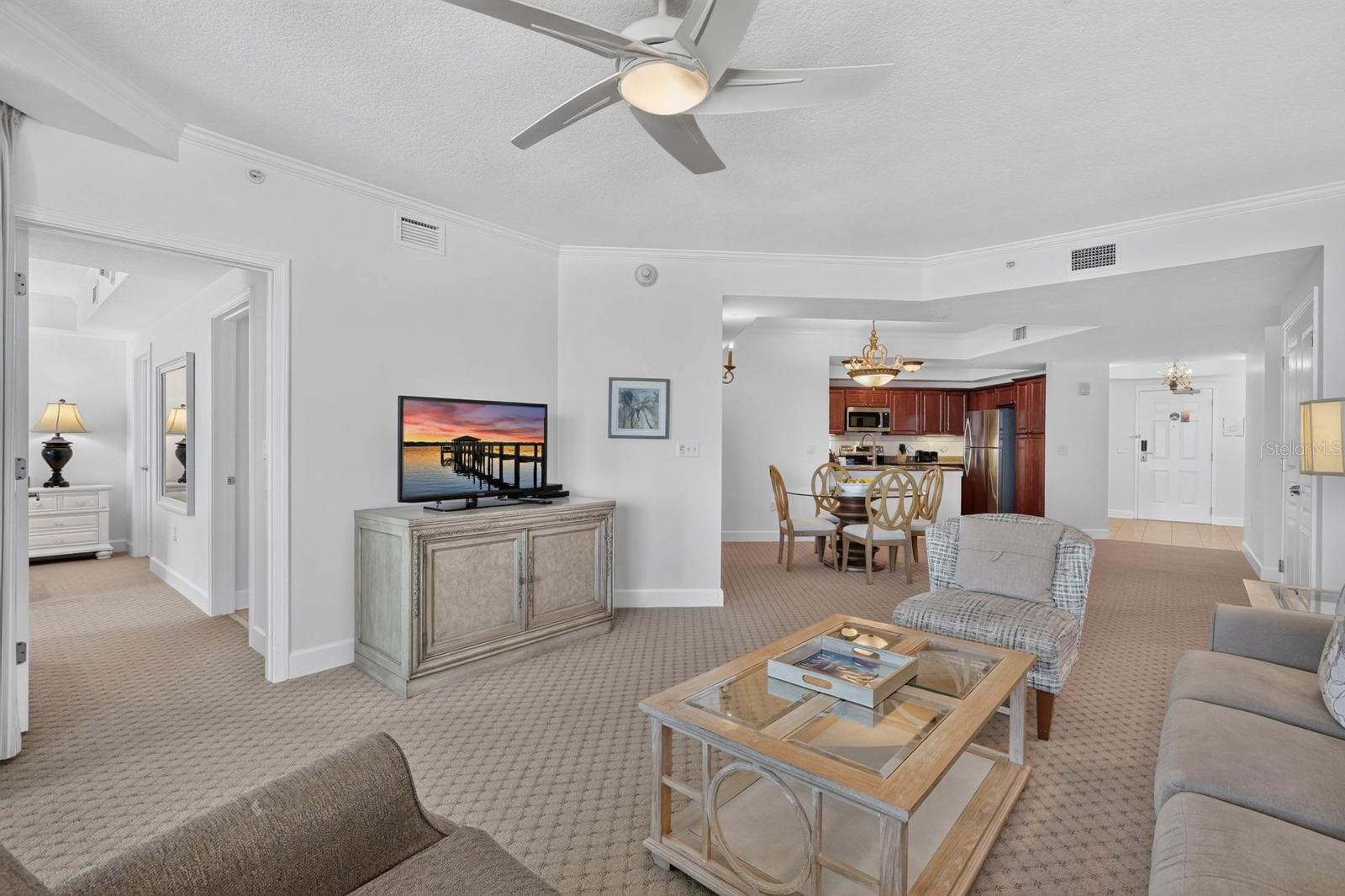 200 OCEAN CREST DR #813