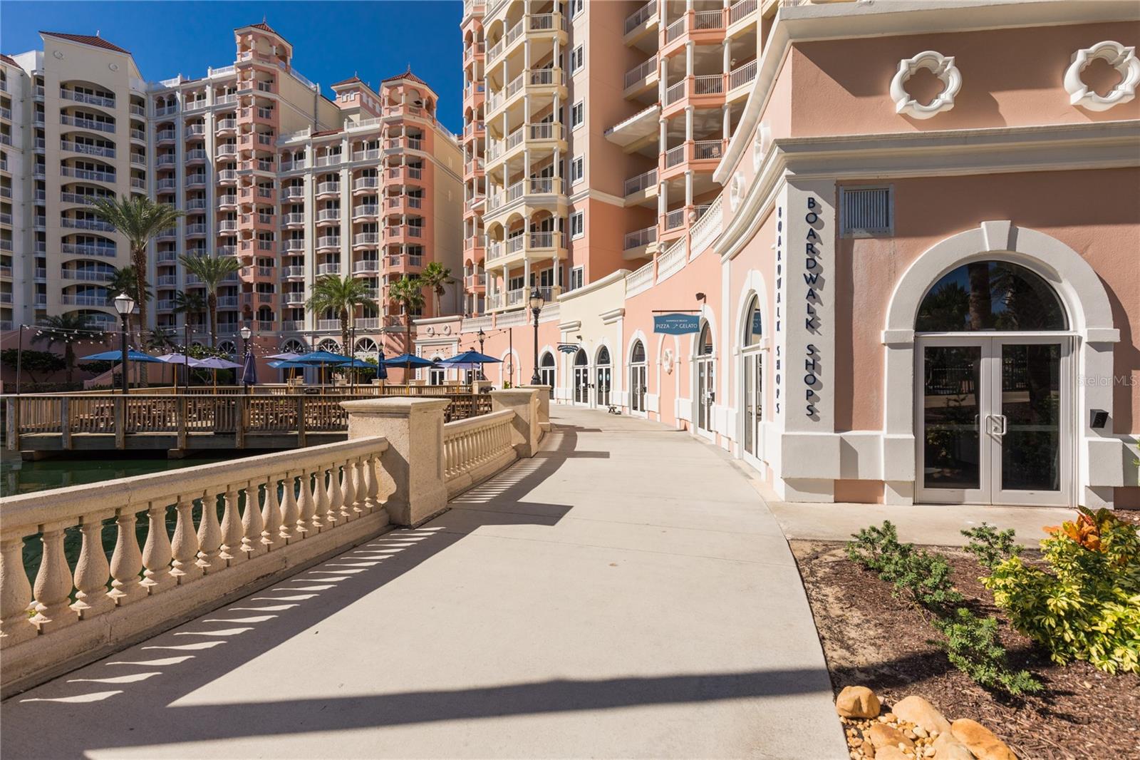 200 OCEAN CREST DR #813