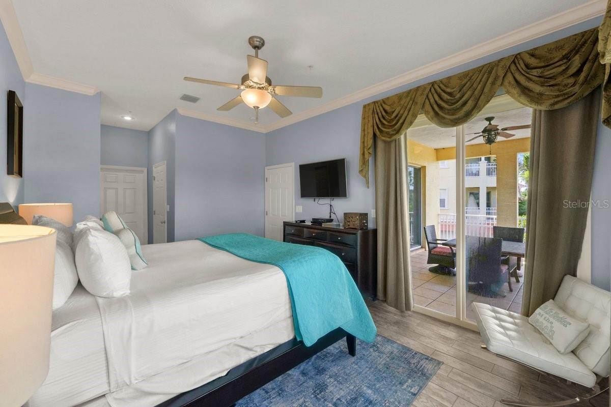 55 OCEAN CREST WAY #911