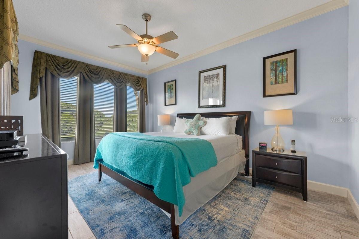 55 OCEAN CREST WAY #911