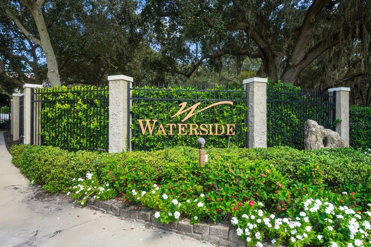114 CLUB HOUSE DR #305