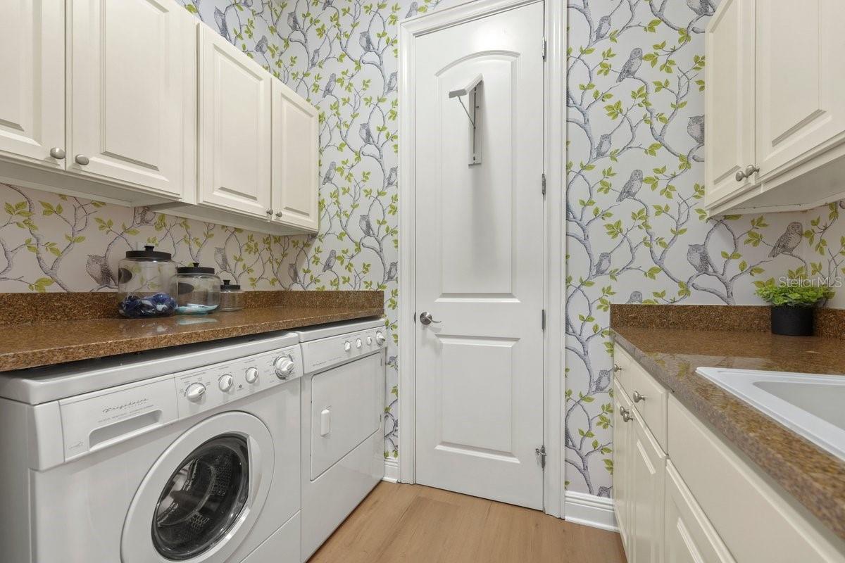 114 CLUB HOUSE DR #305