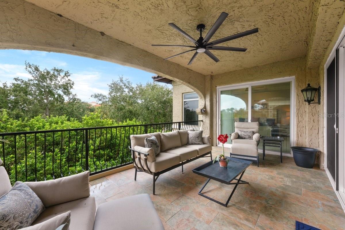 114 CLUB HOUSE DR #305
