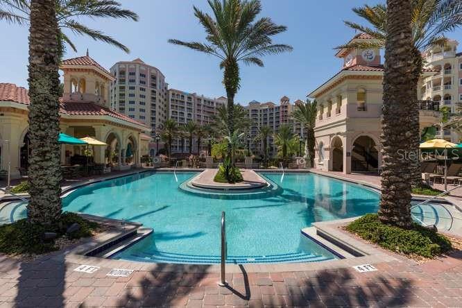 200 OCEAN CREST DR #256