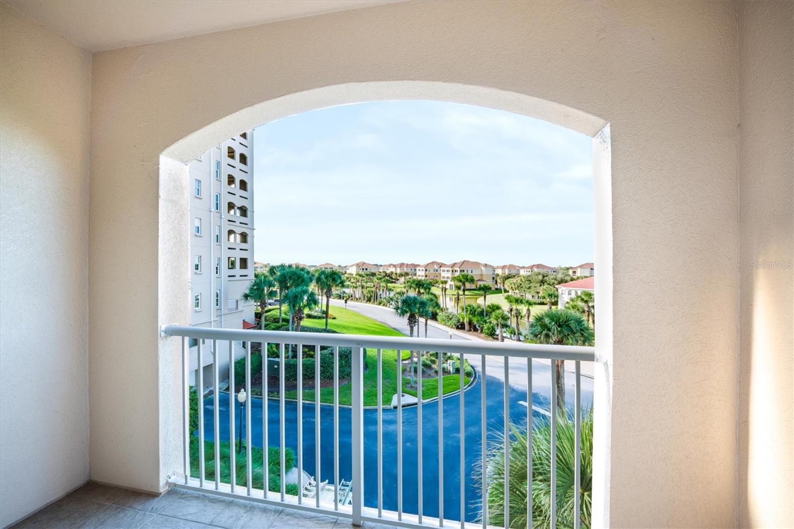 11 AVENUE DE LA MER #1207