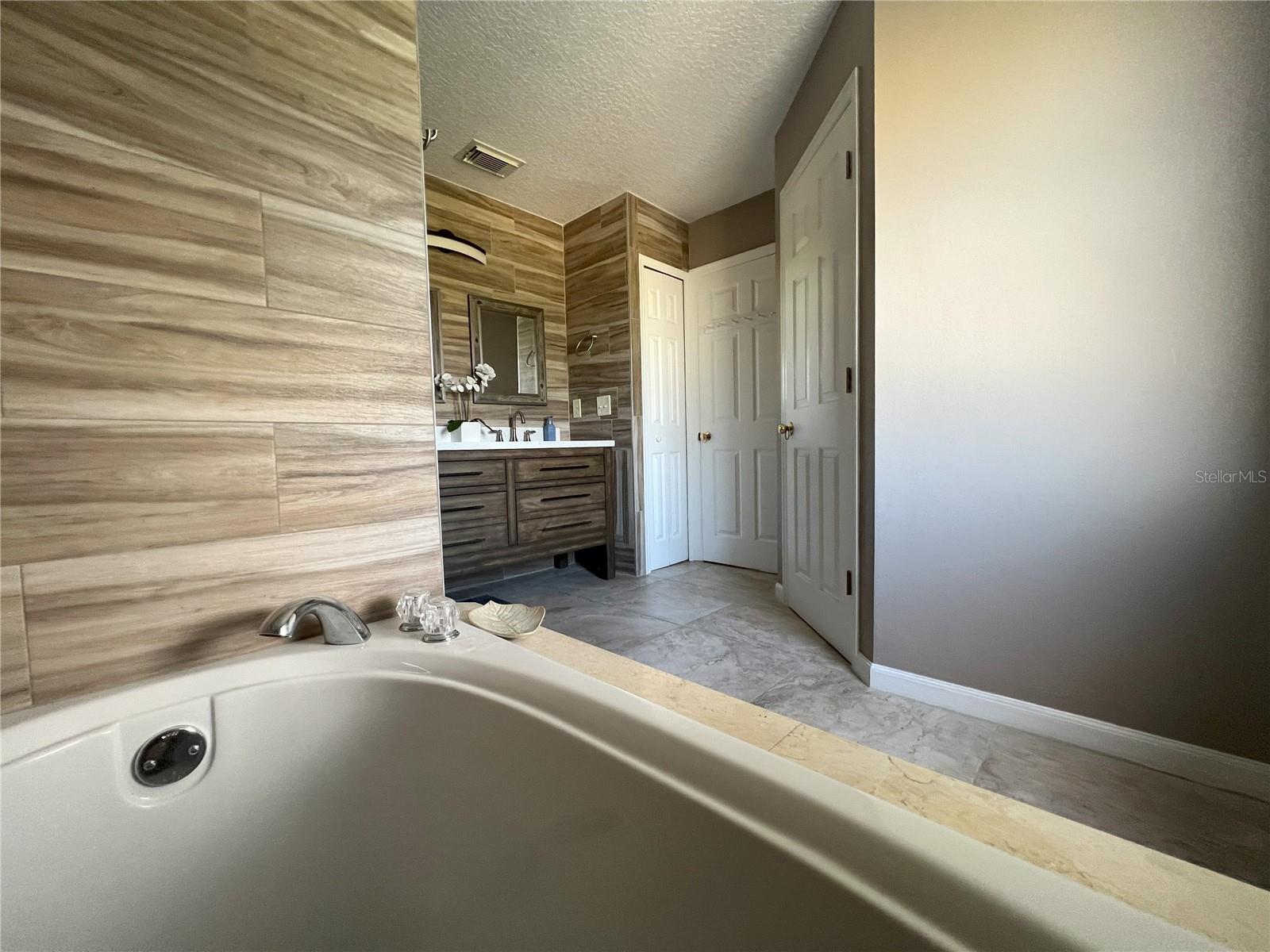 14963 YORKSHIRE RUN DR