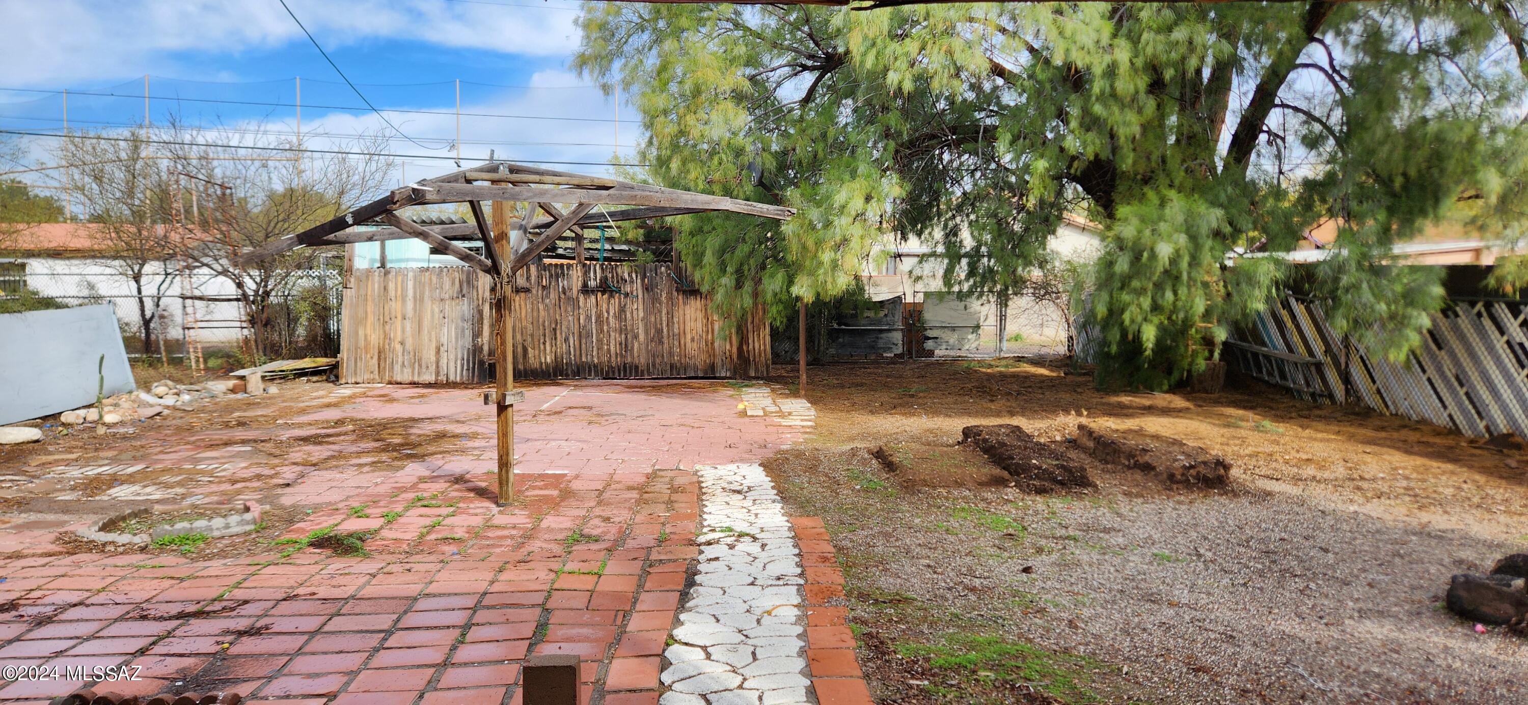 1540 W Delaware Street