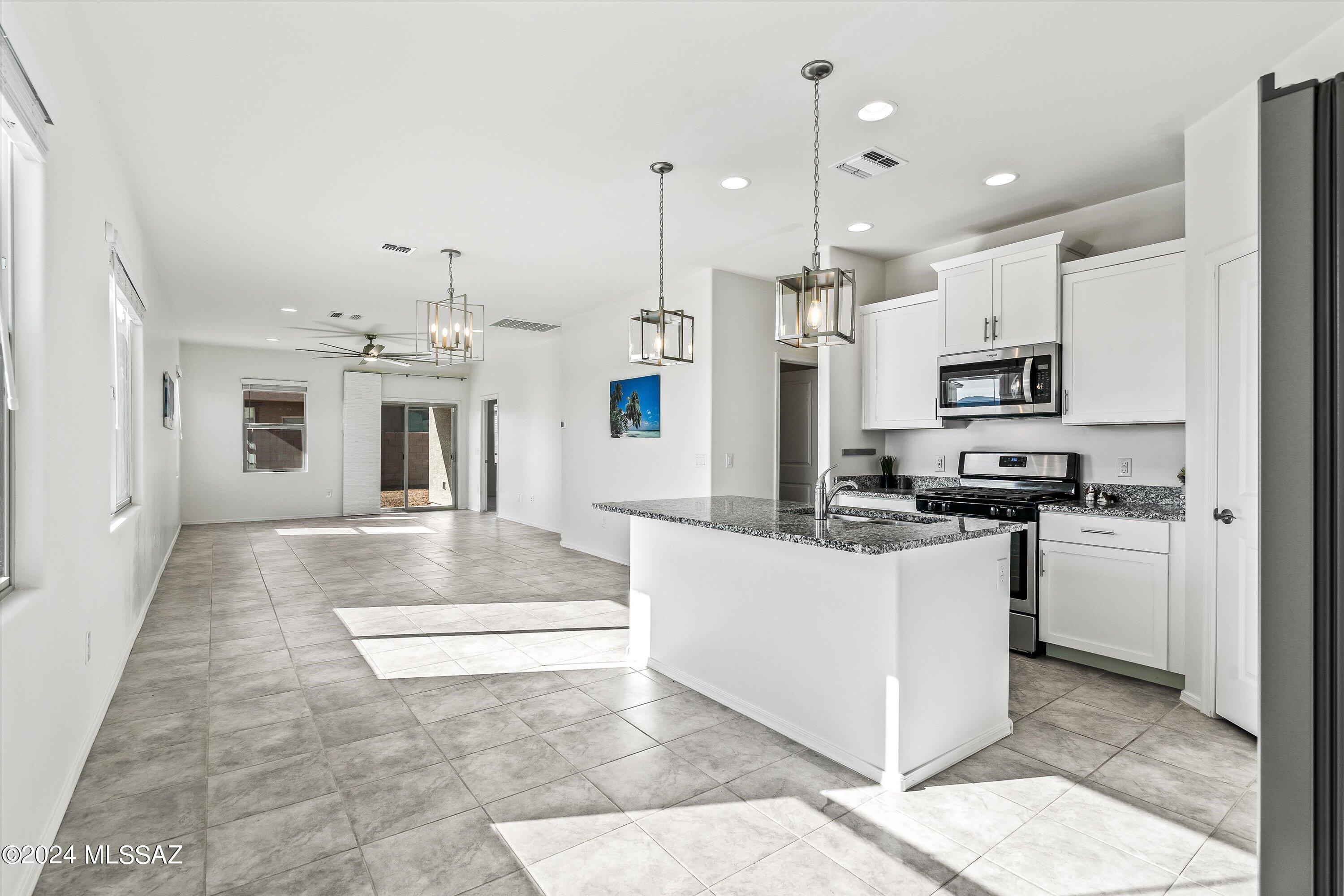 6977 W Ferntree Lane