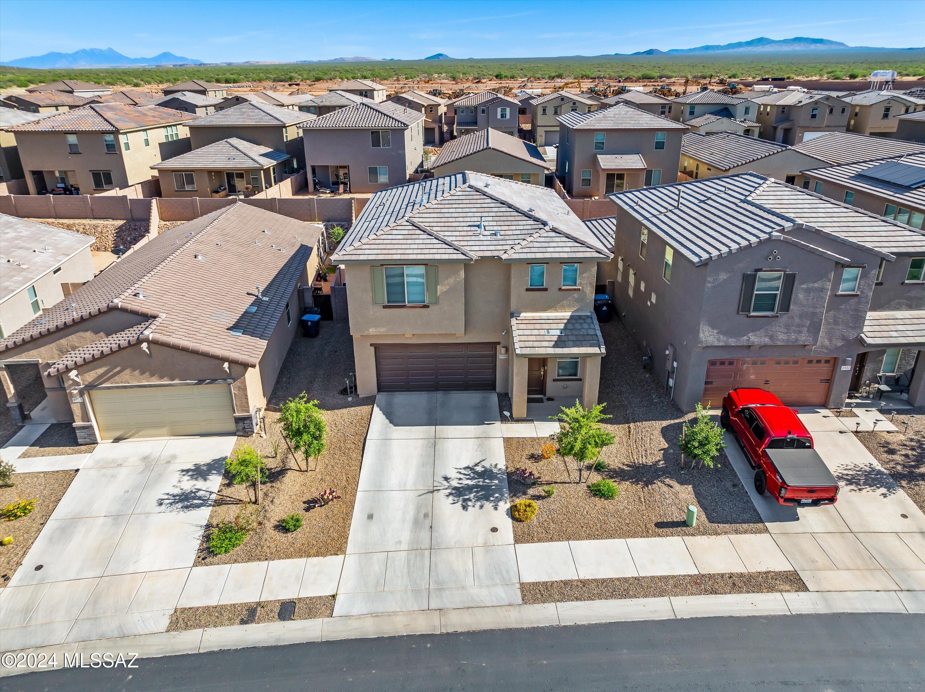 6941 W Hedge Rose Drive