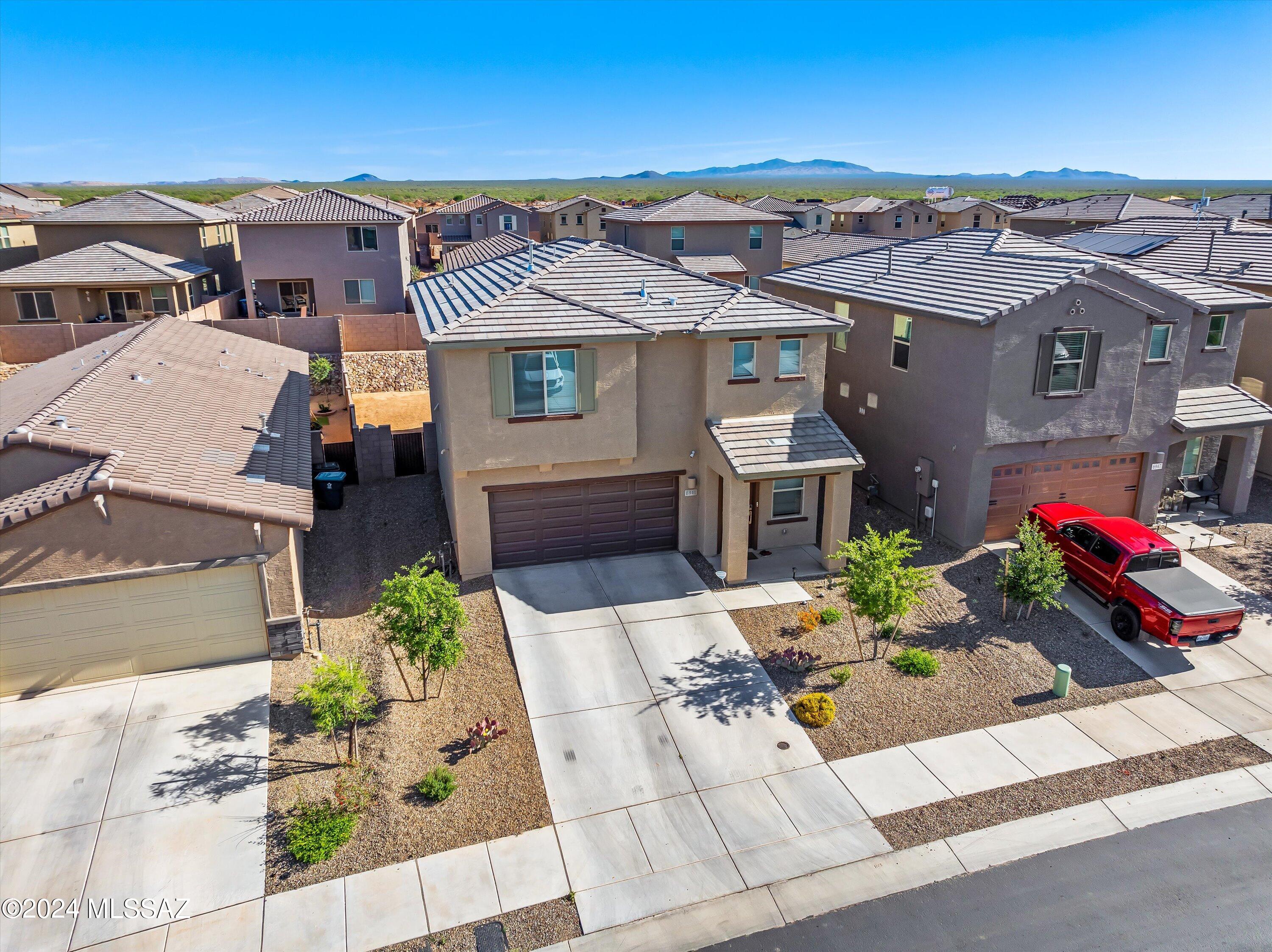 6941 W Hedge Rose Drive