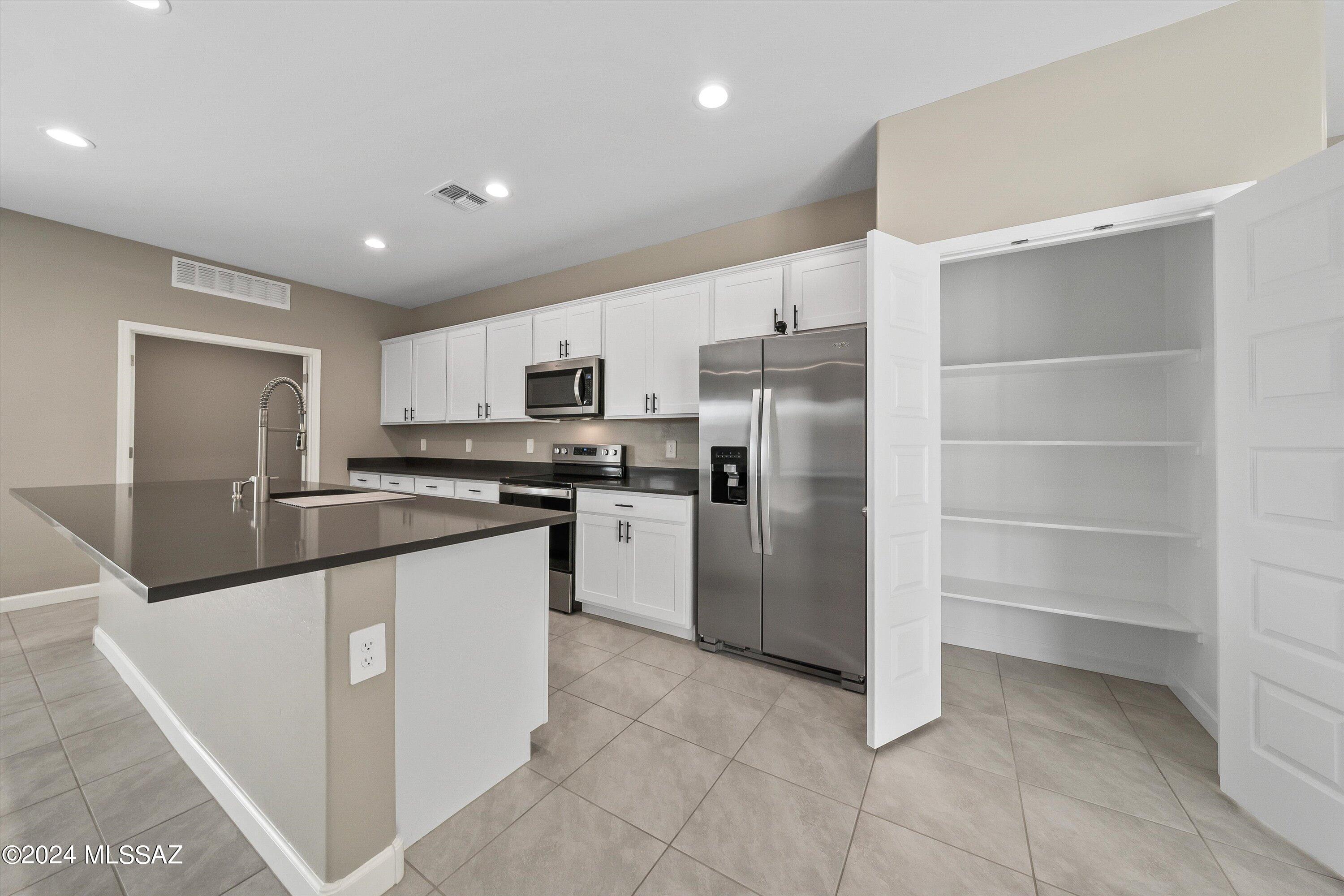 36990 N Aleutian Drive