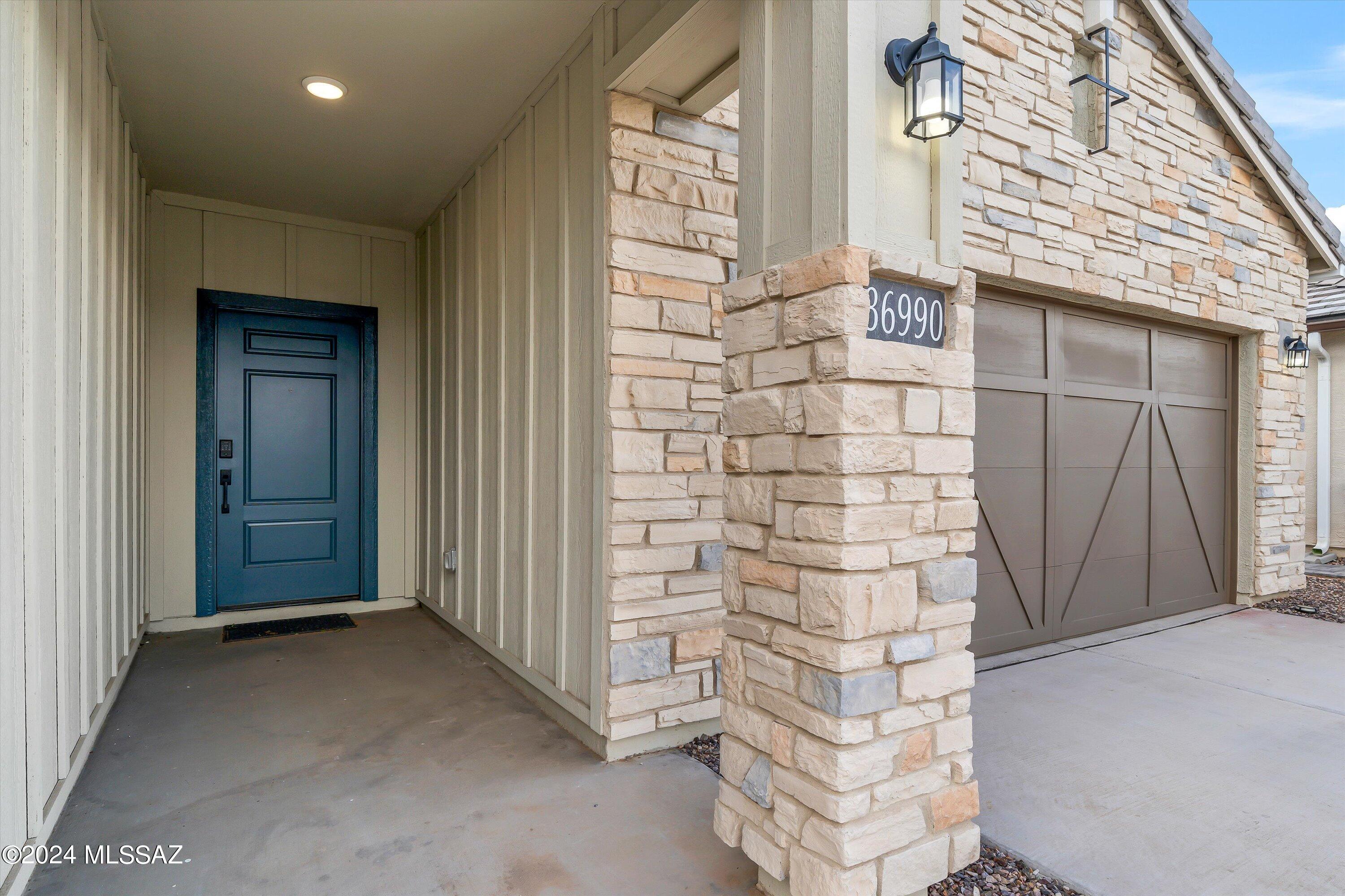 36990 N Aleutian Drive