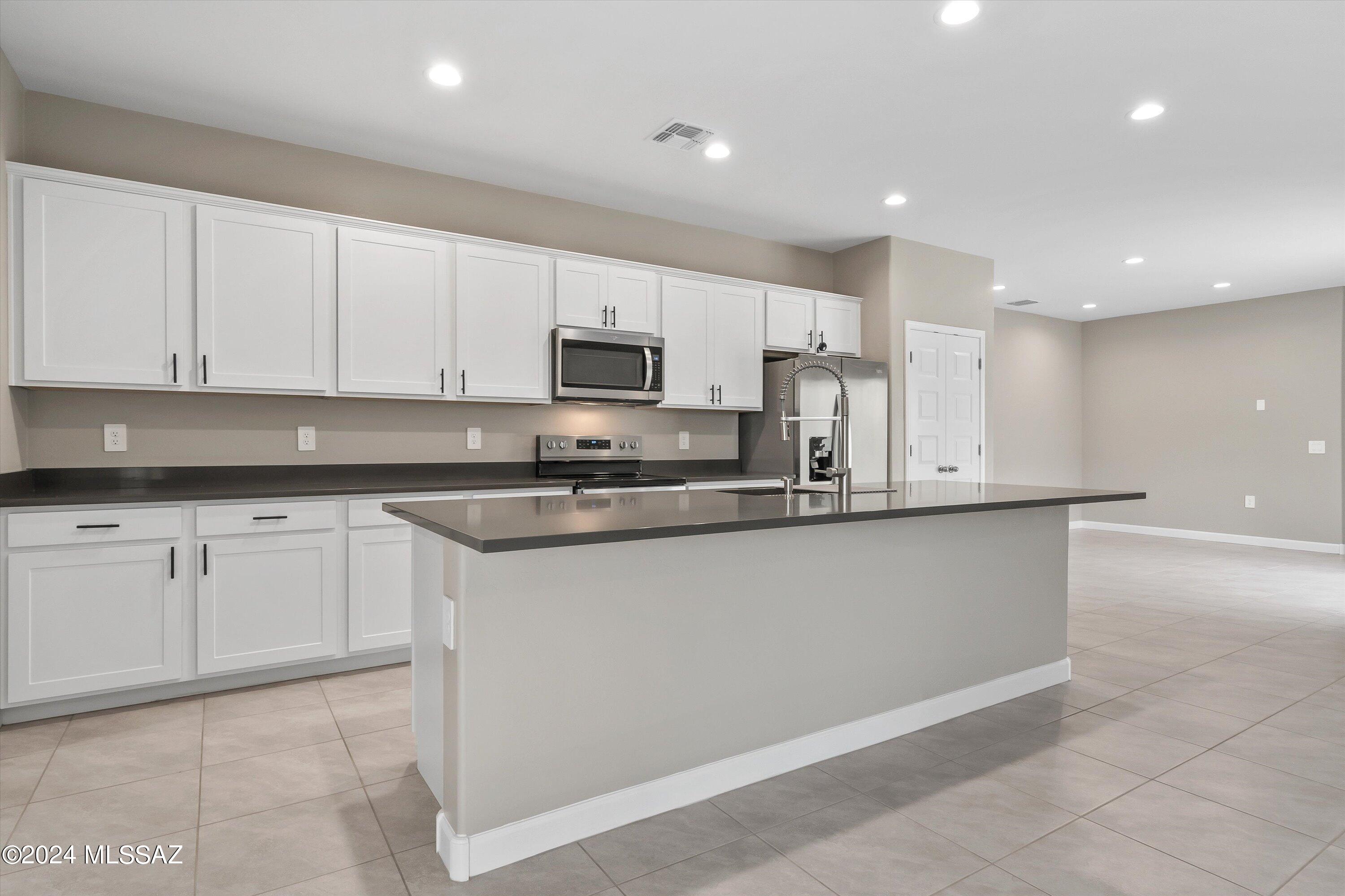 36990 N Aleutian Drive