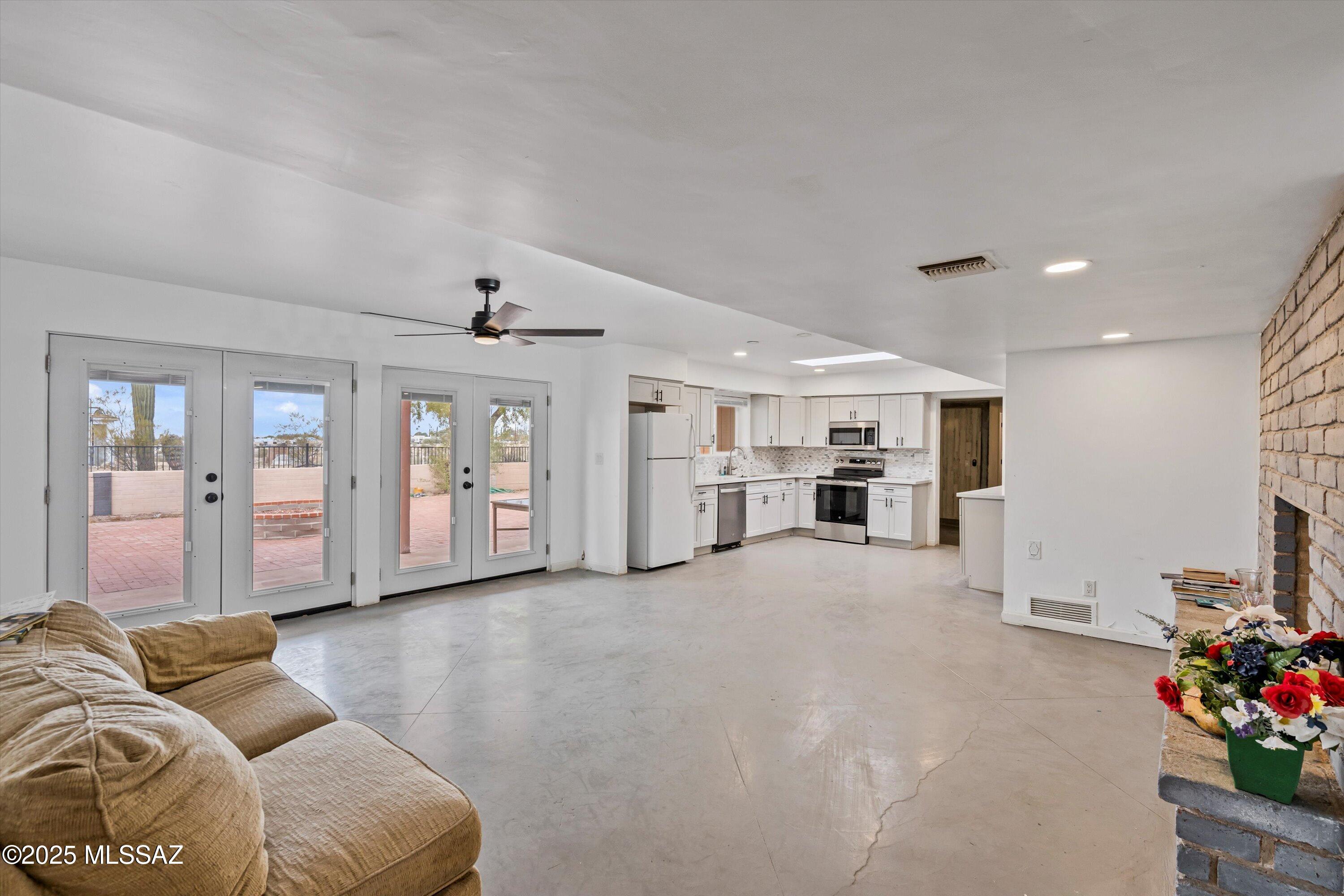 5451 N Genematas Drive