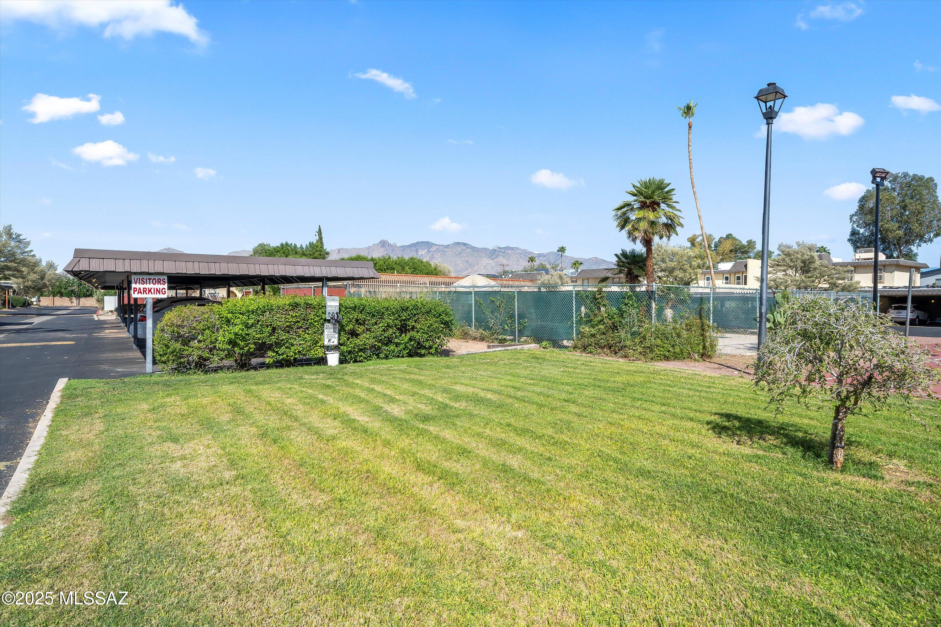 1587 E Prince Road