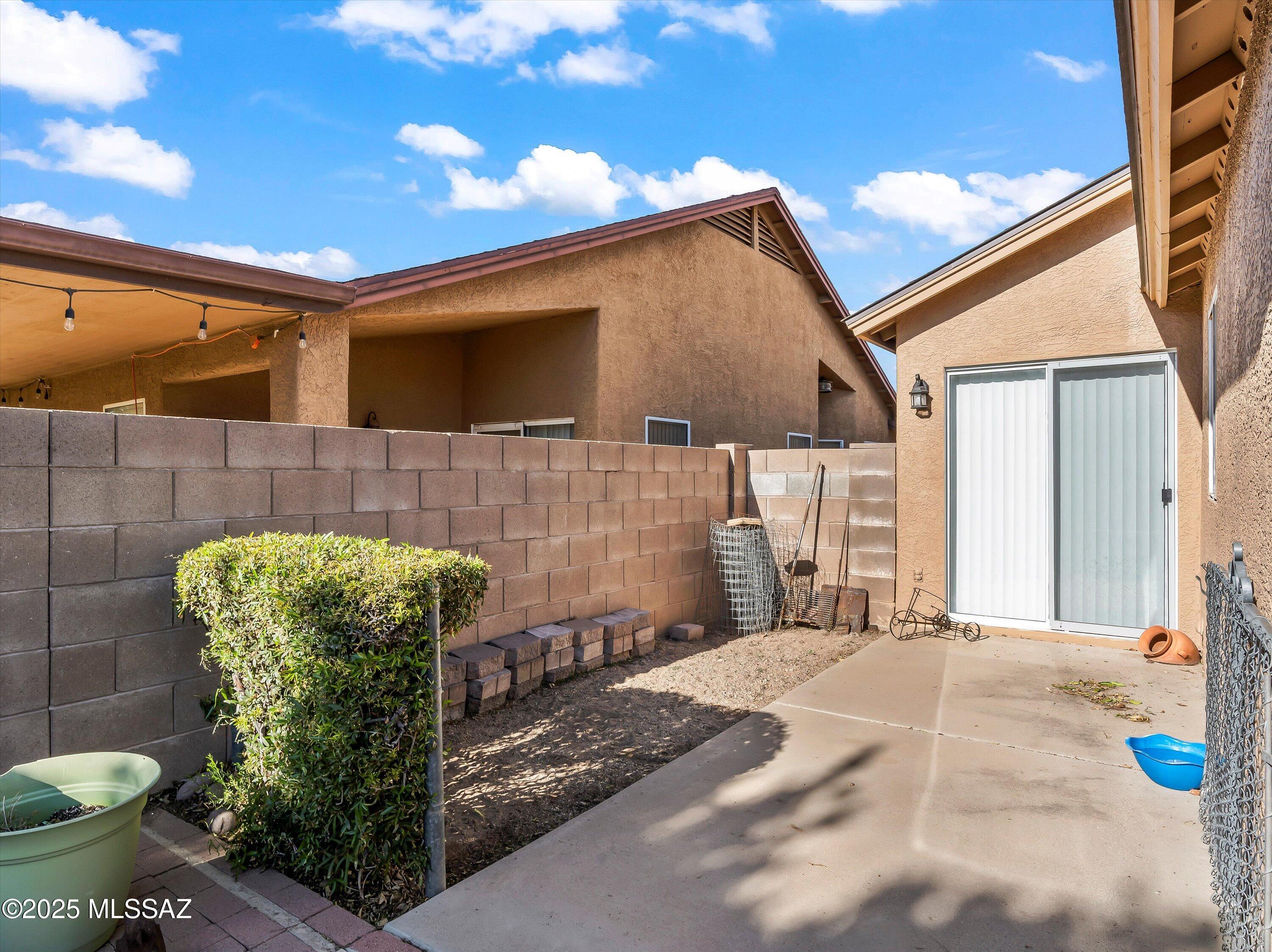 9048 E Orchid Vine Drive