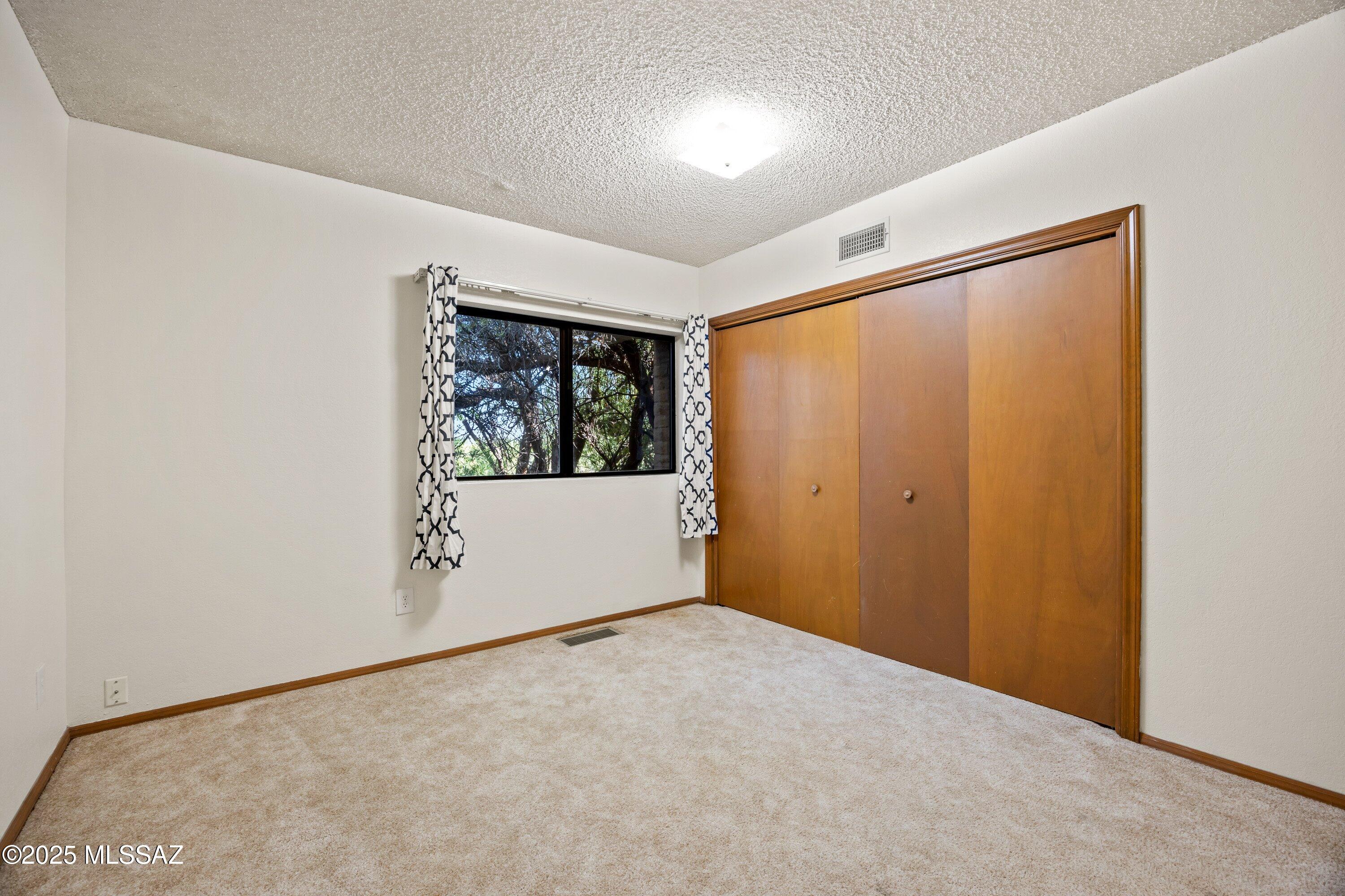 8154 E Knollwood Terrace