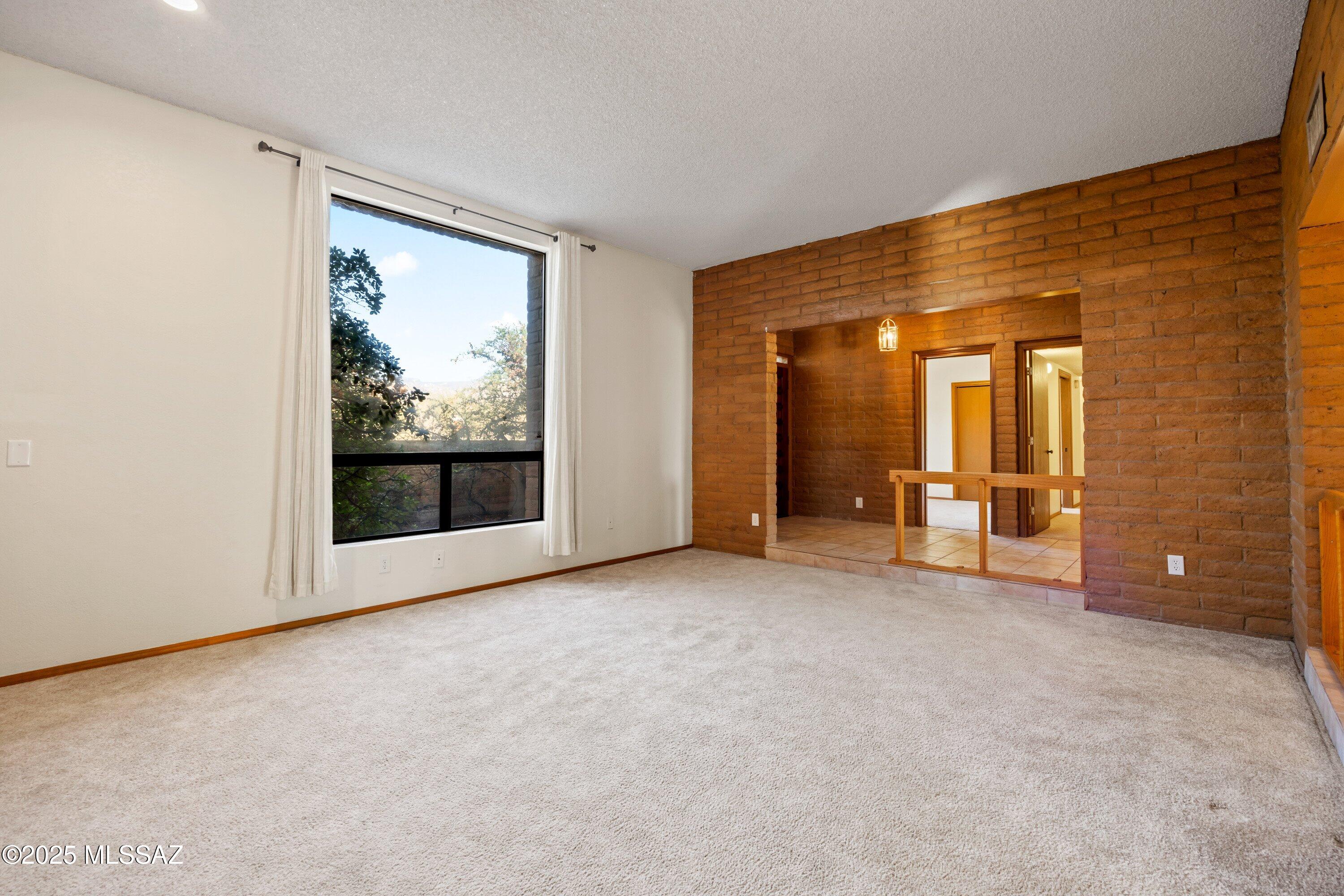 8154 E Knollwood Terrace