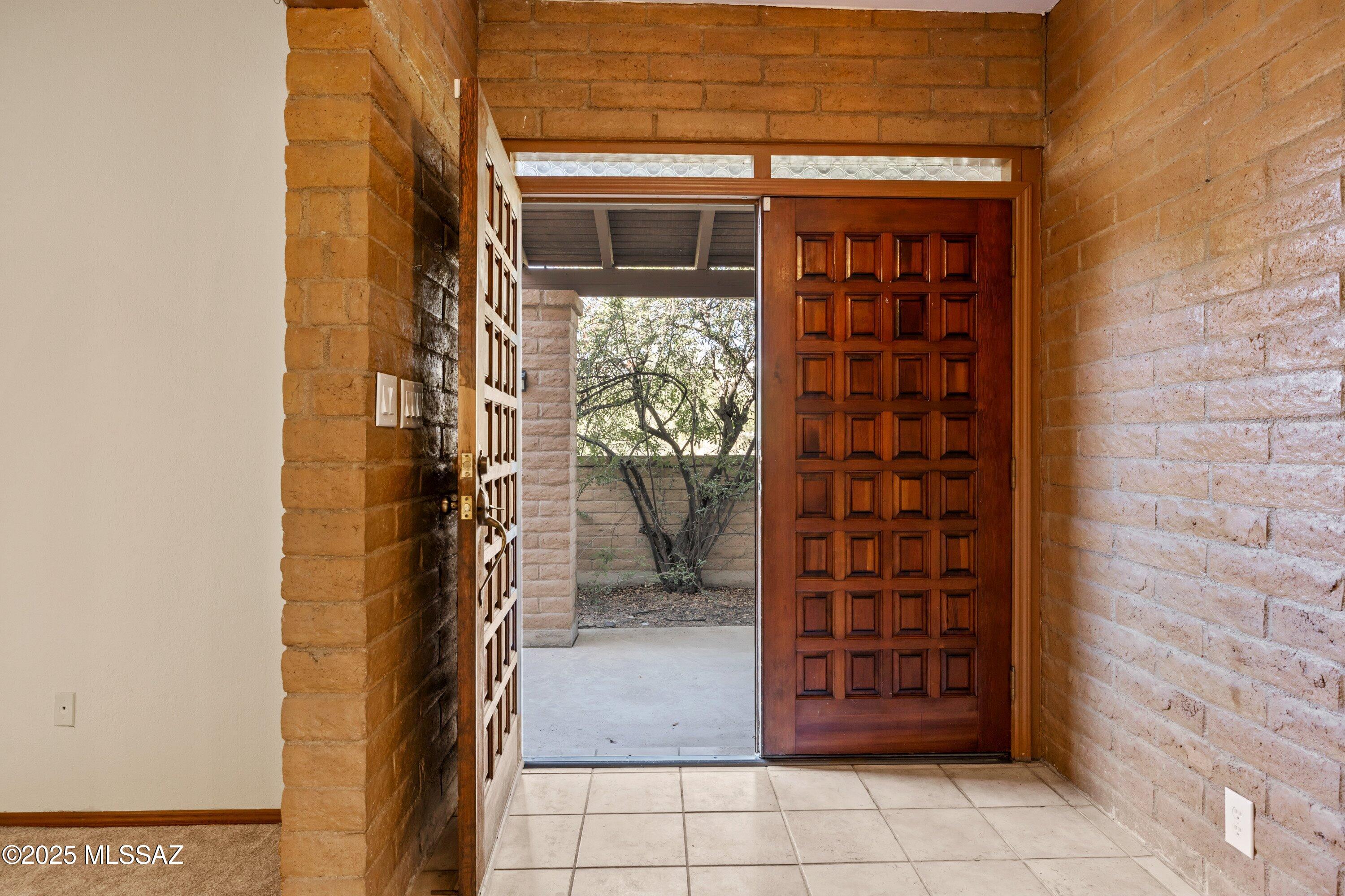 8154 E Knollwood Terrace