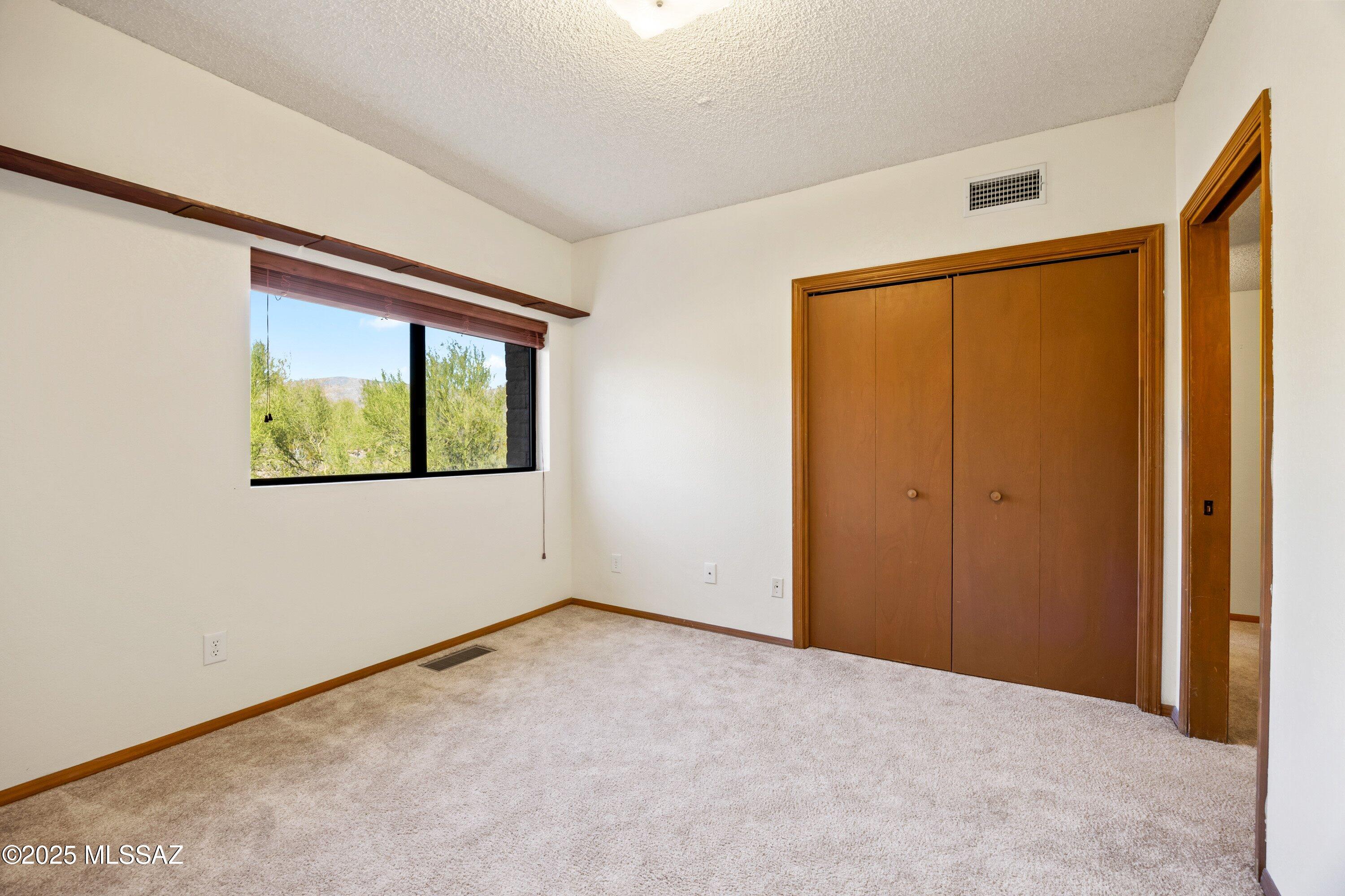 8154 E Knollwood Terrace