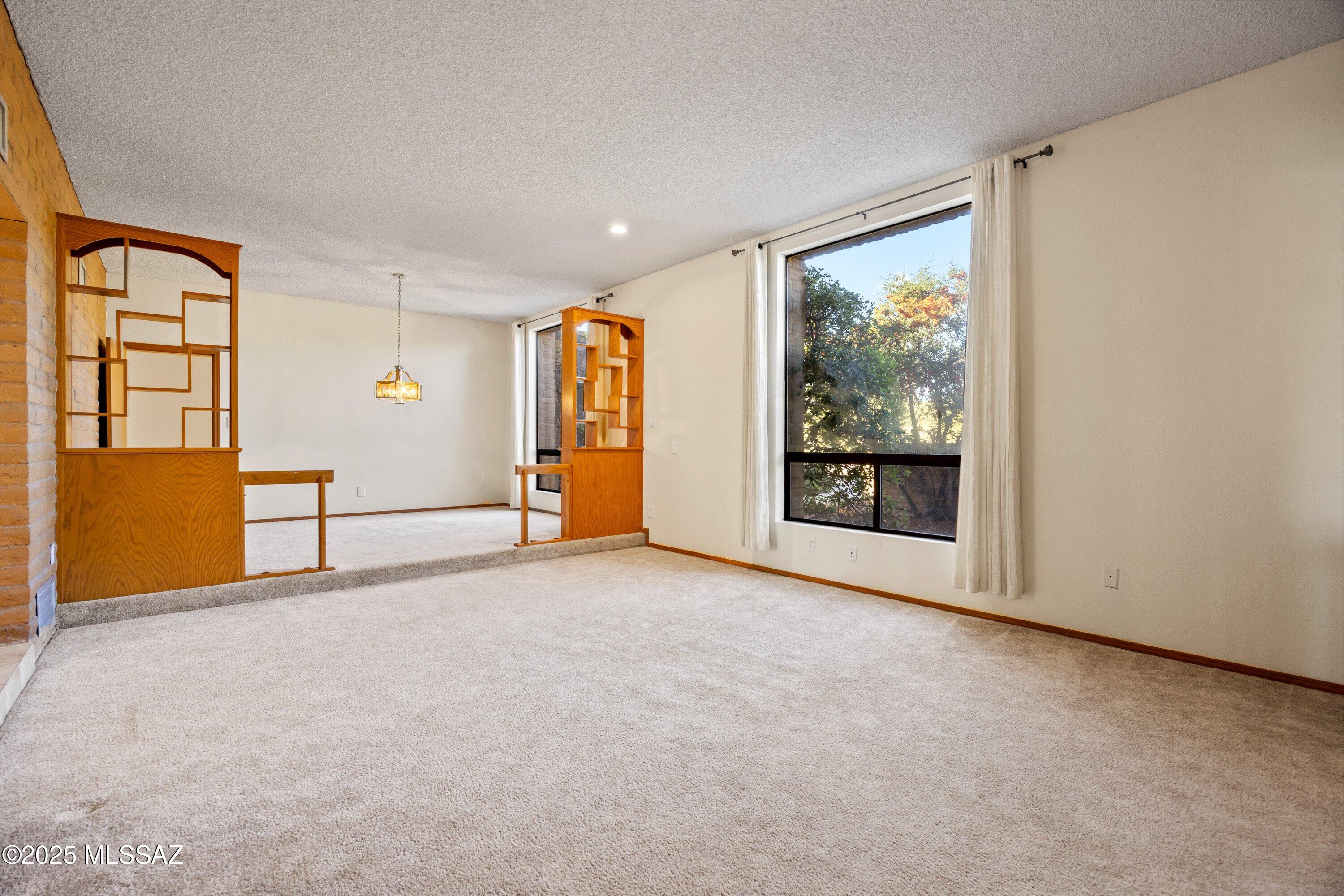 8154 E Knollwood Terrace