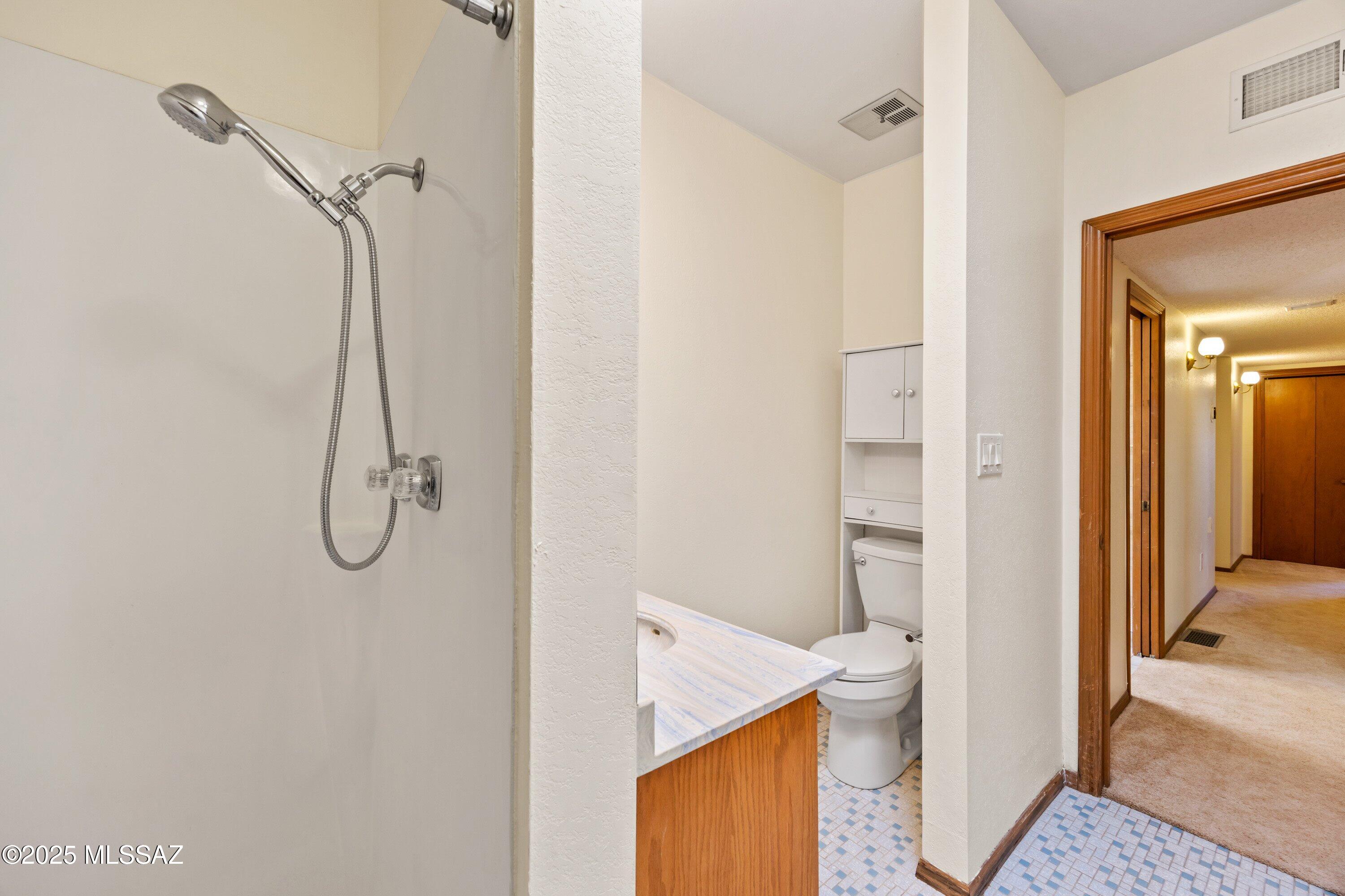 8154 E Knollwood Terrace