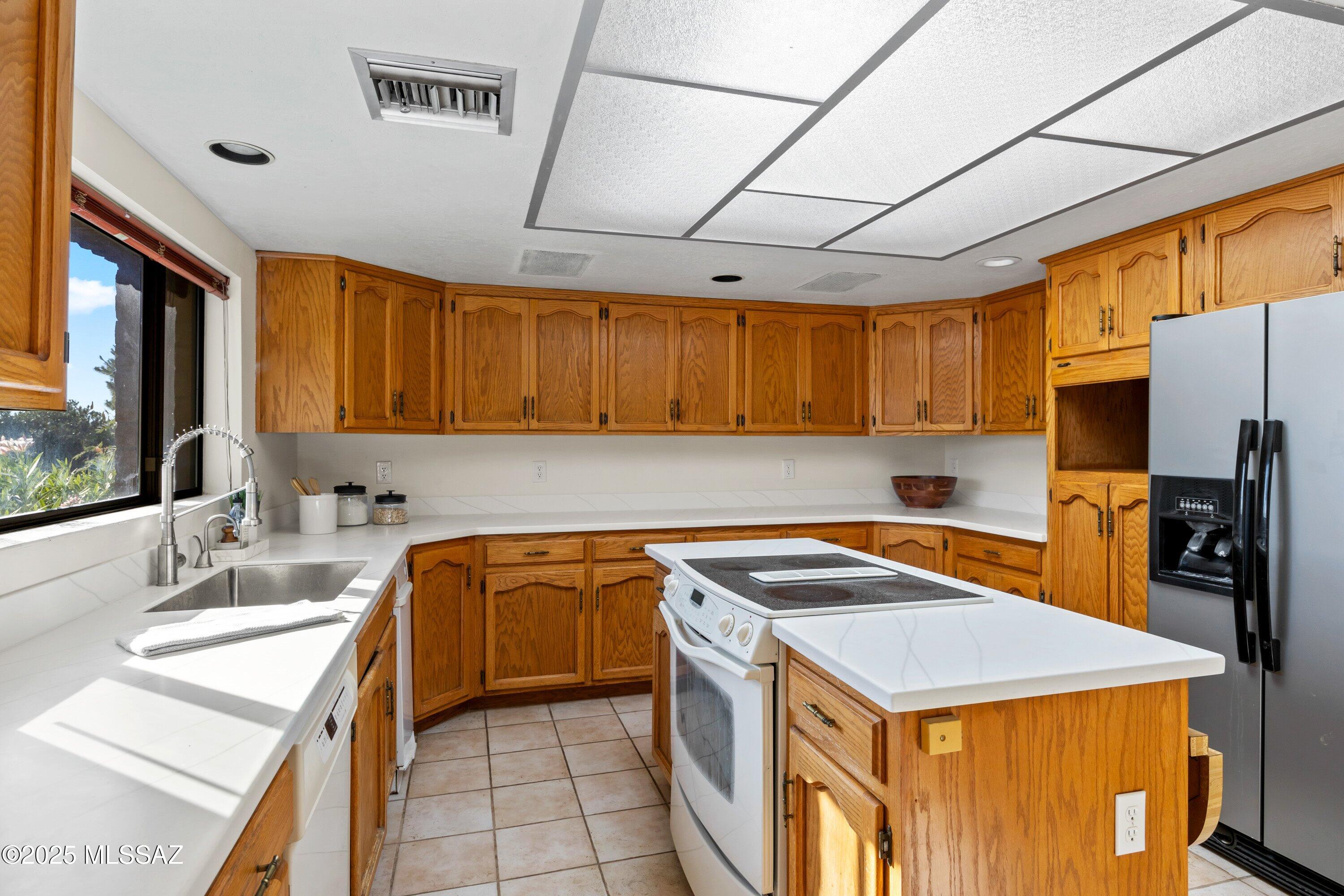 8154 E Knollwood Terrace