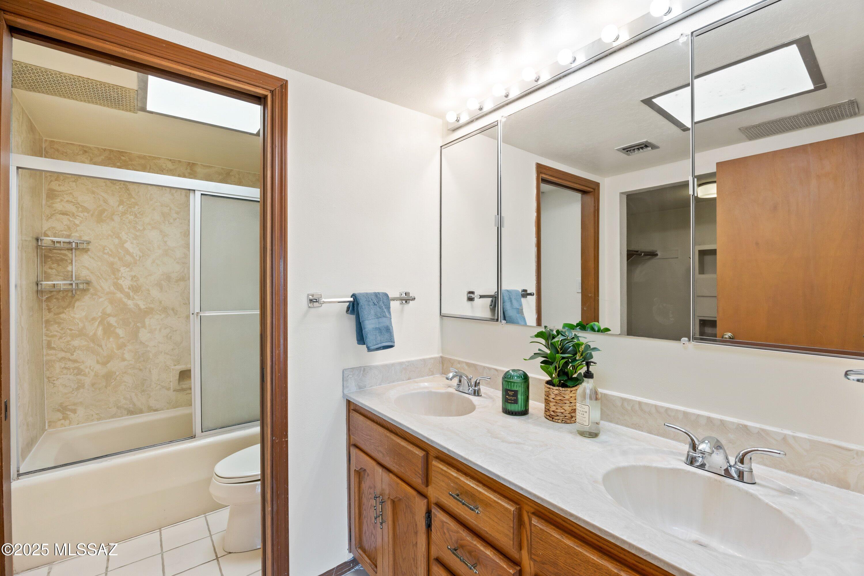 8154 E Knollwood Terrace