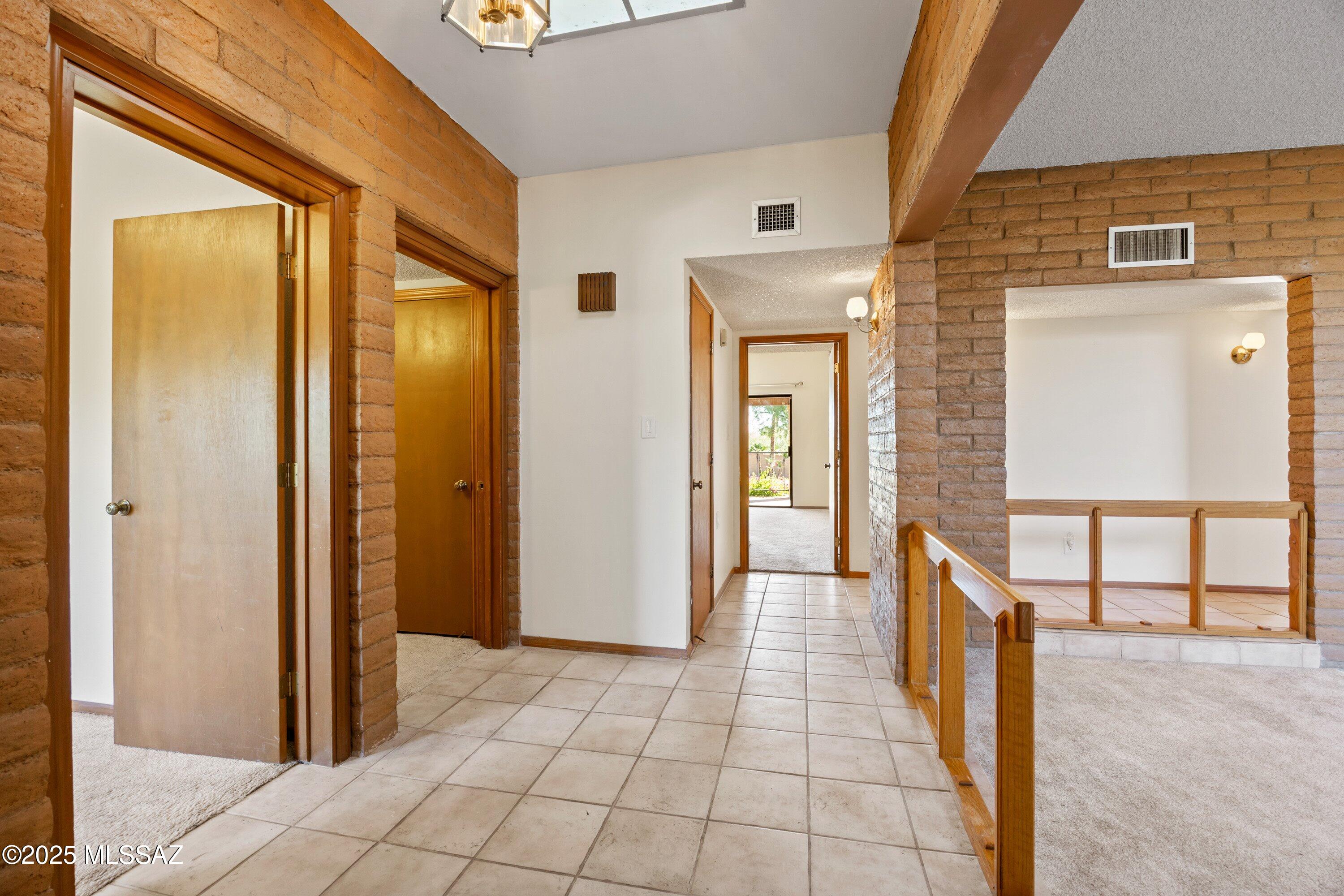 8154 E Knollwood Terrace