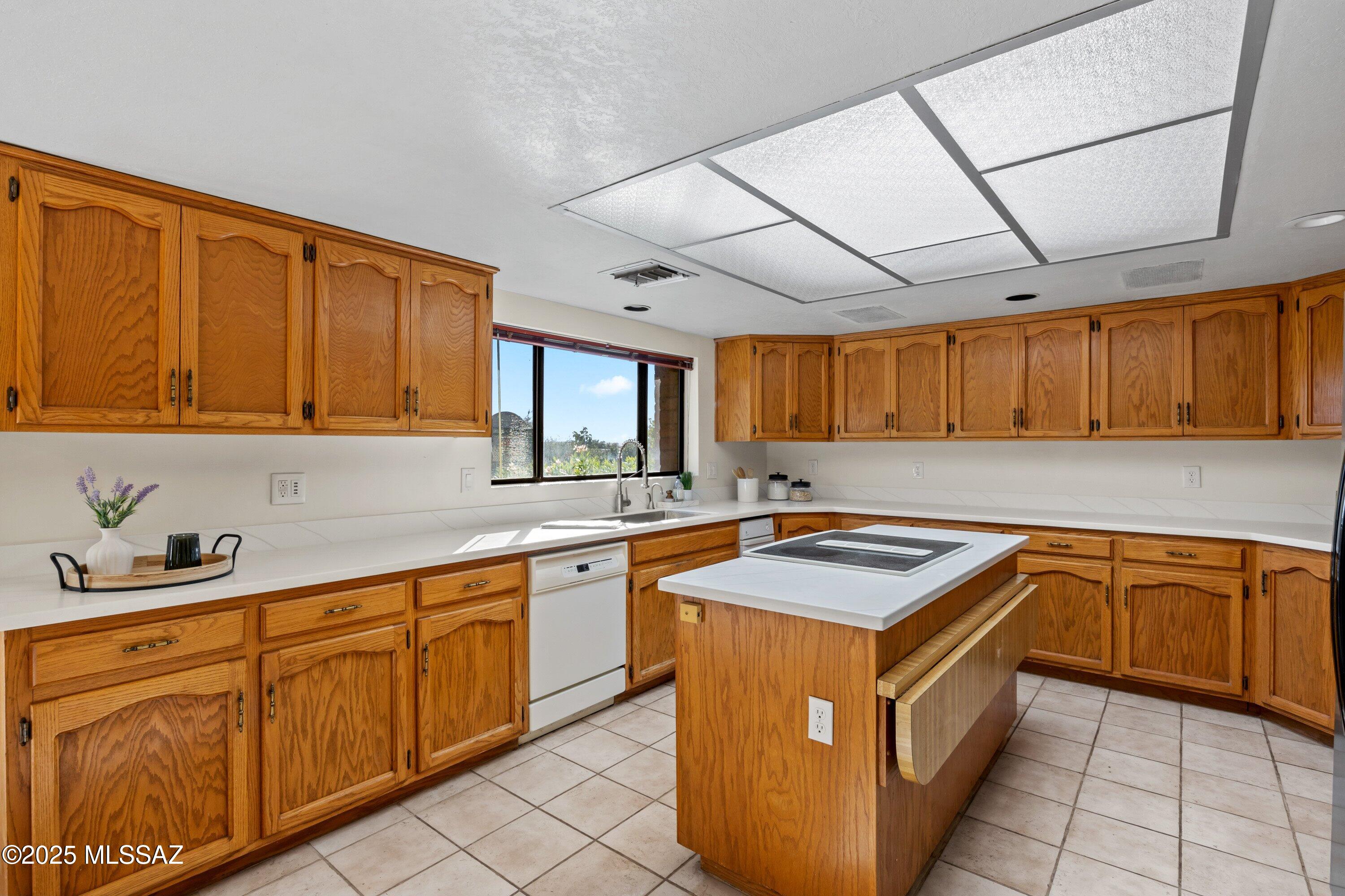 8154 E Knollwood Terrace