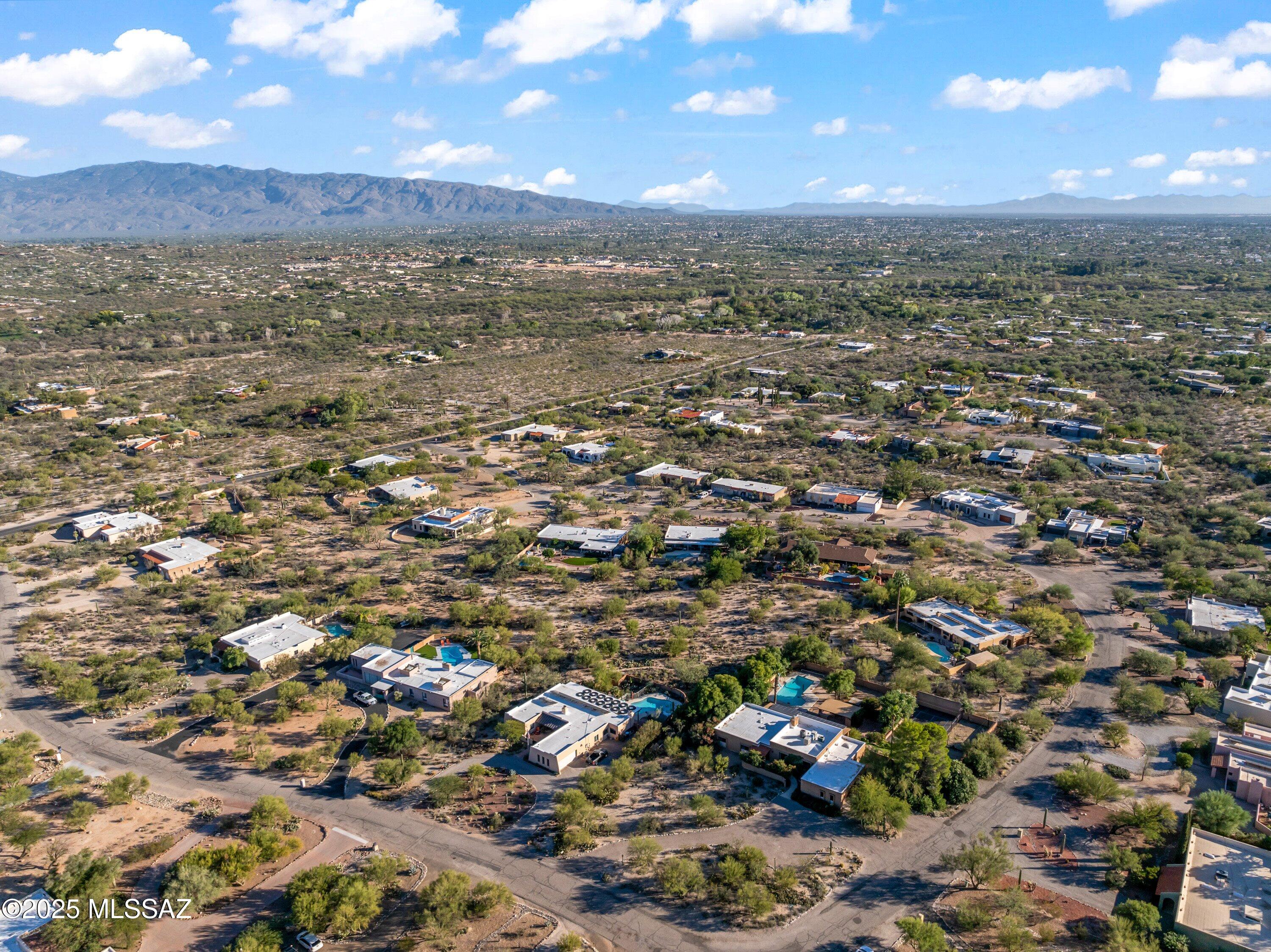 8154 E Knollwood Terrace