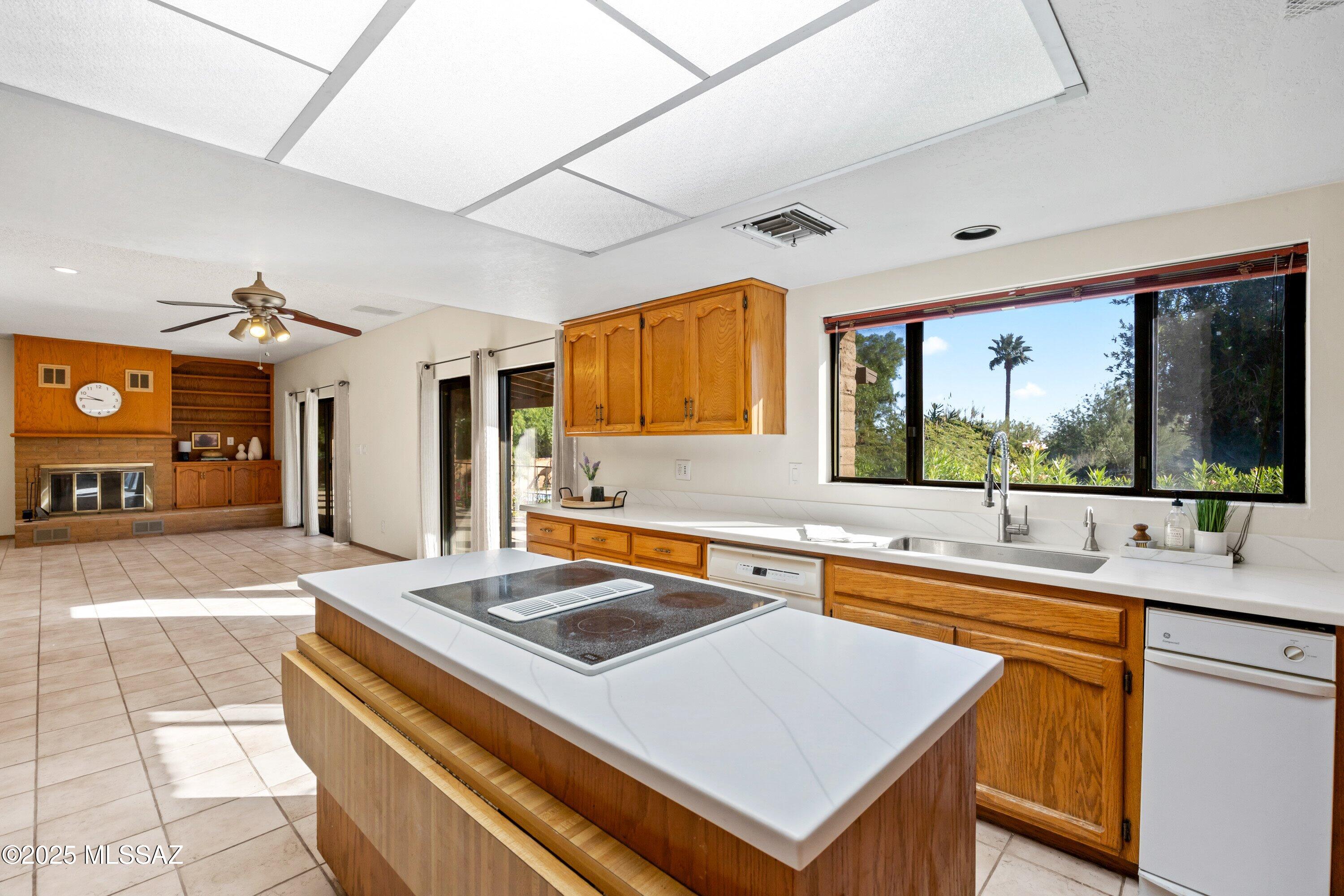 8154 E Knollwood Terrace