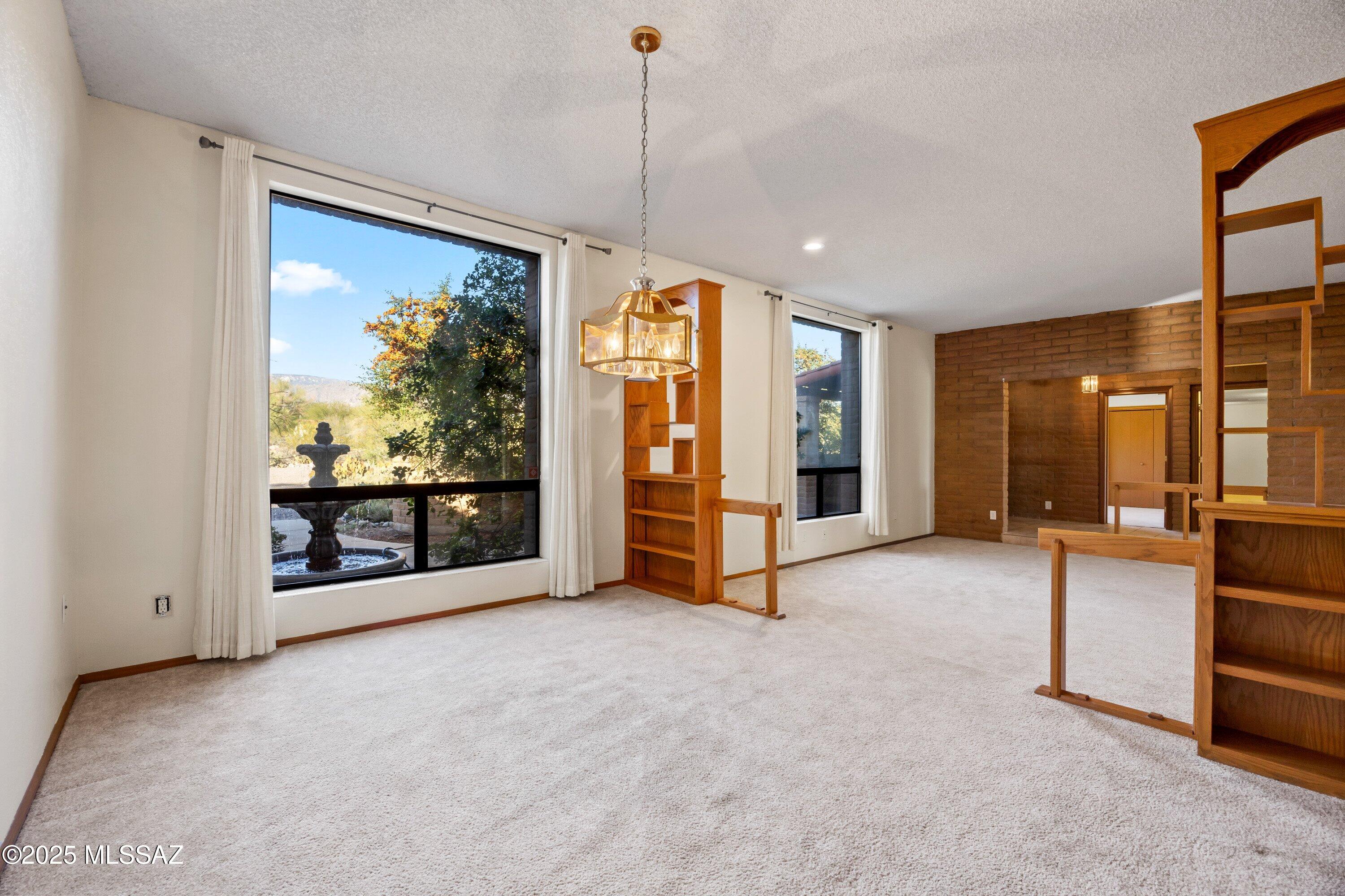 8154 E Knollwood Terrace