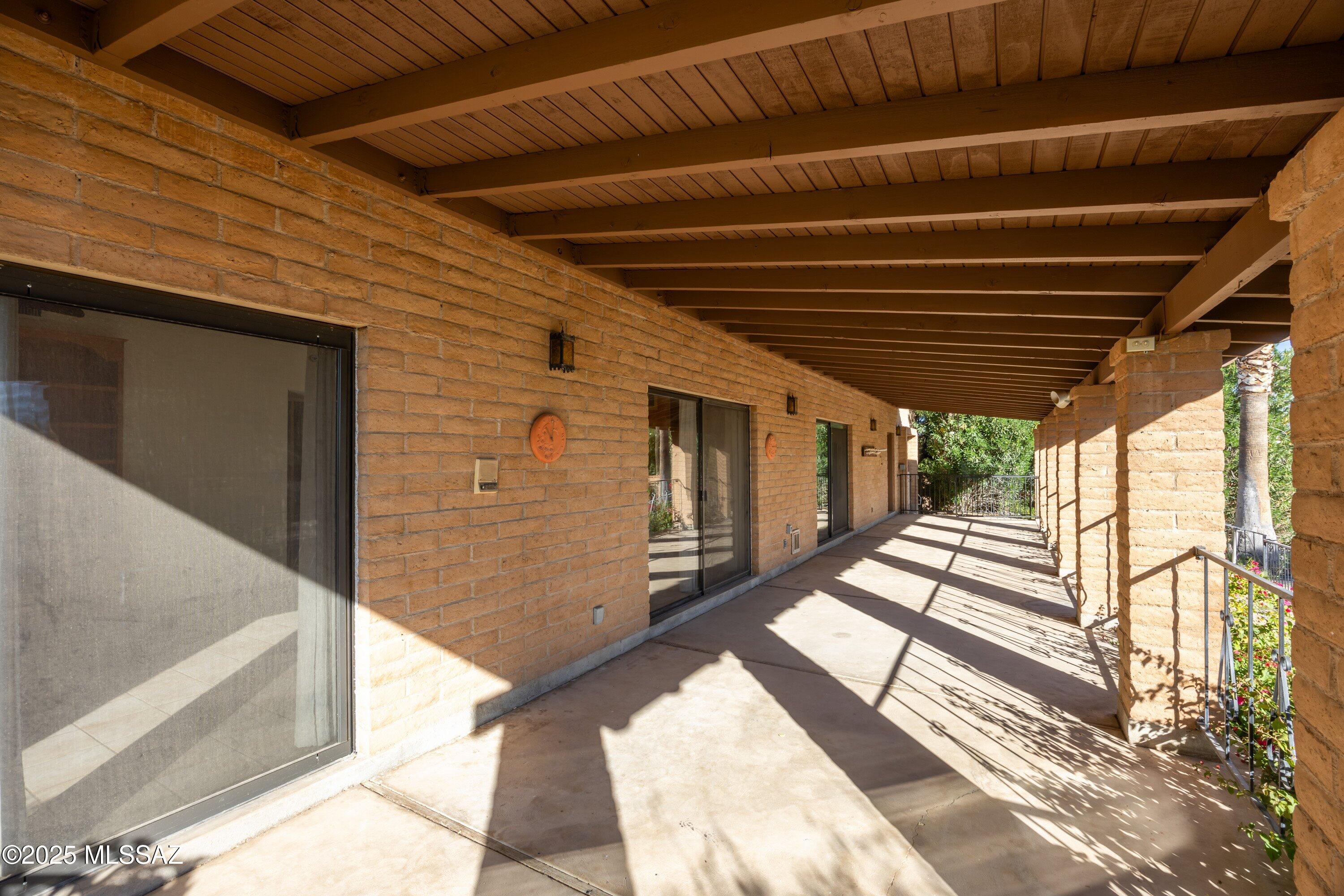 8154 E Knollwood Terrace